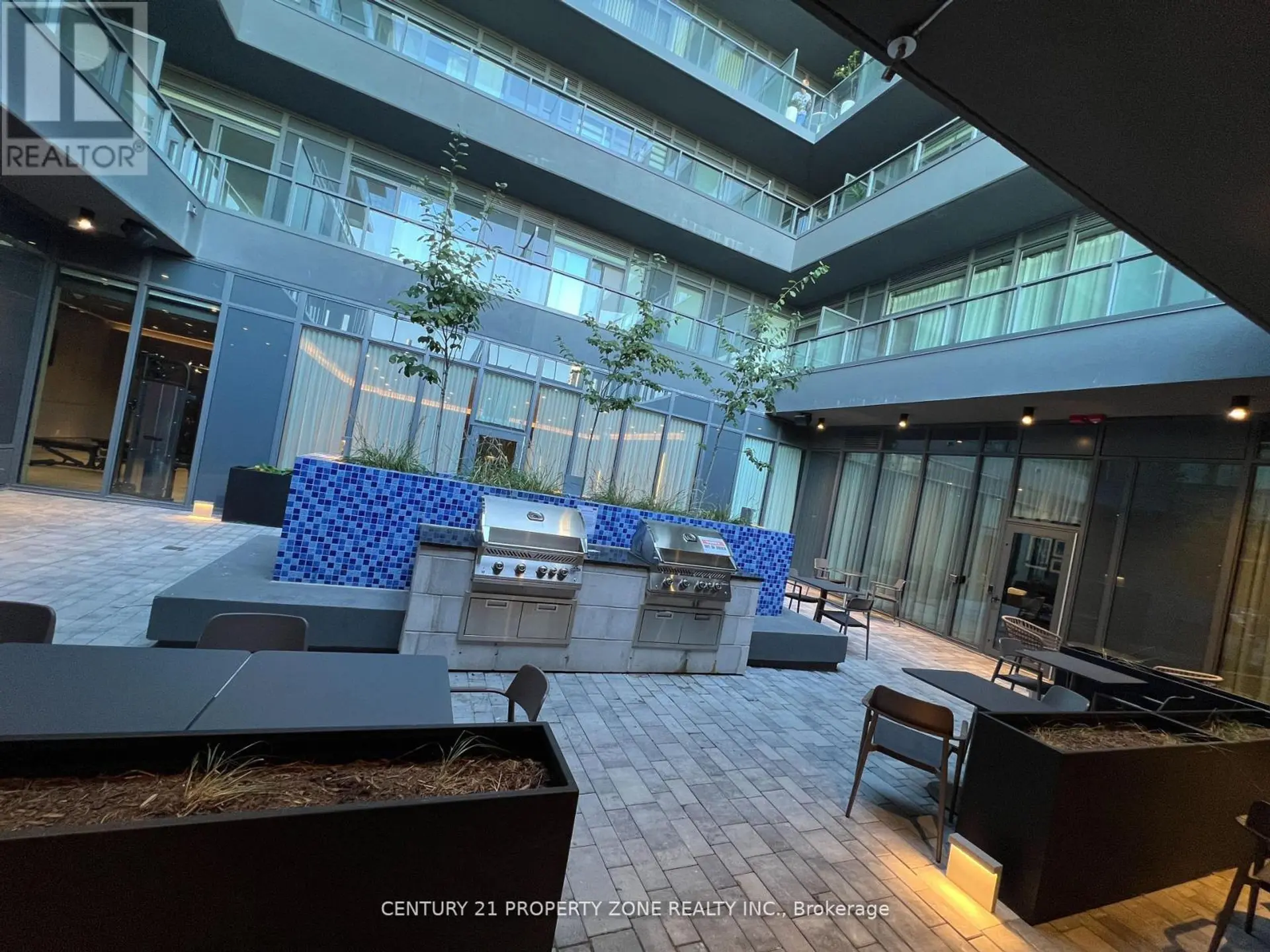 #512 500 DUPONT STREET - Image 10