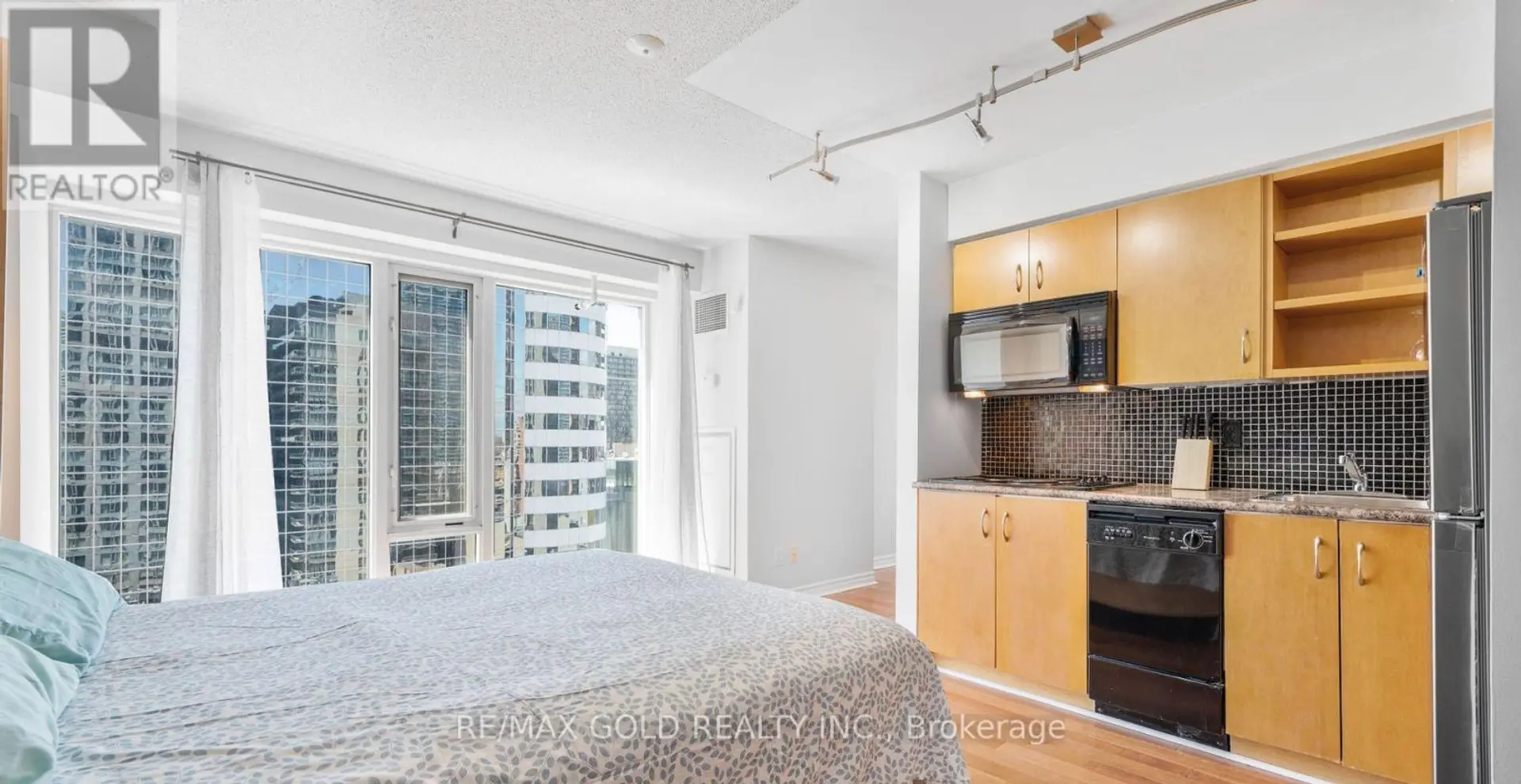 #1506 200 VICTORIA STREET - Image 11