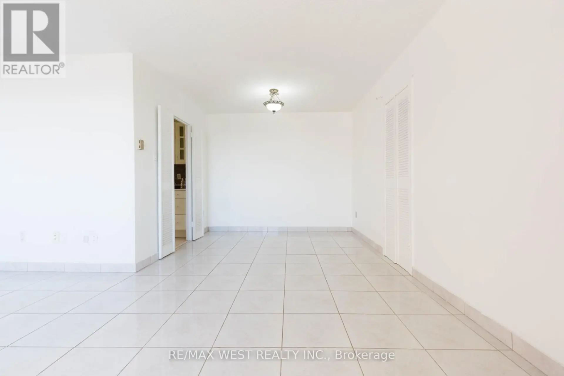 #1503 3025 QUEEN FREDERICA DRIVE - Image 12