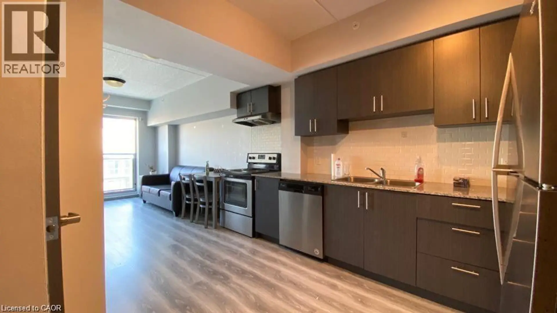 #G503 275 LARCH Street - Image 5