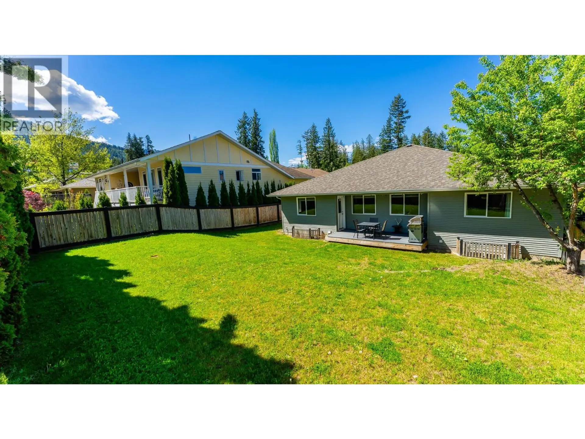 Property at 810 11 STREET SE, Salmon Arm, BC