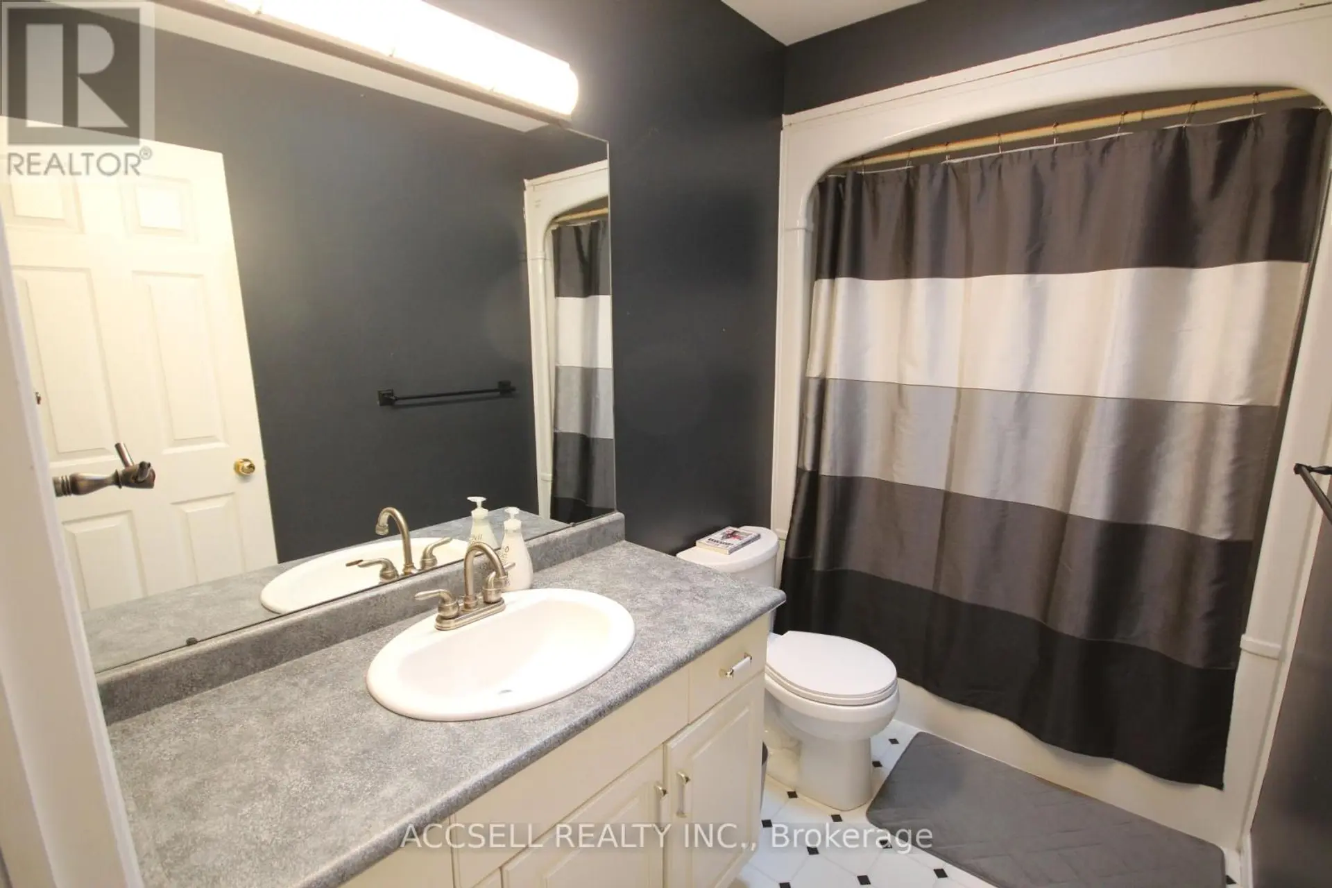 635 HIGHVIEW DRIVE - Image 12