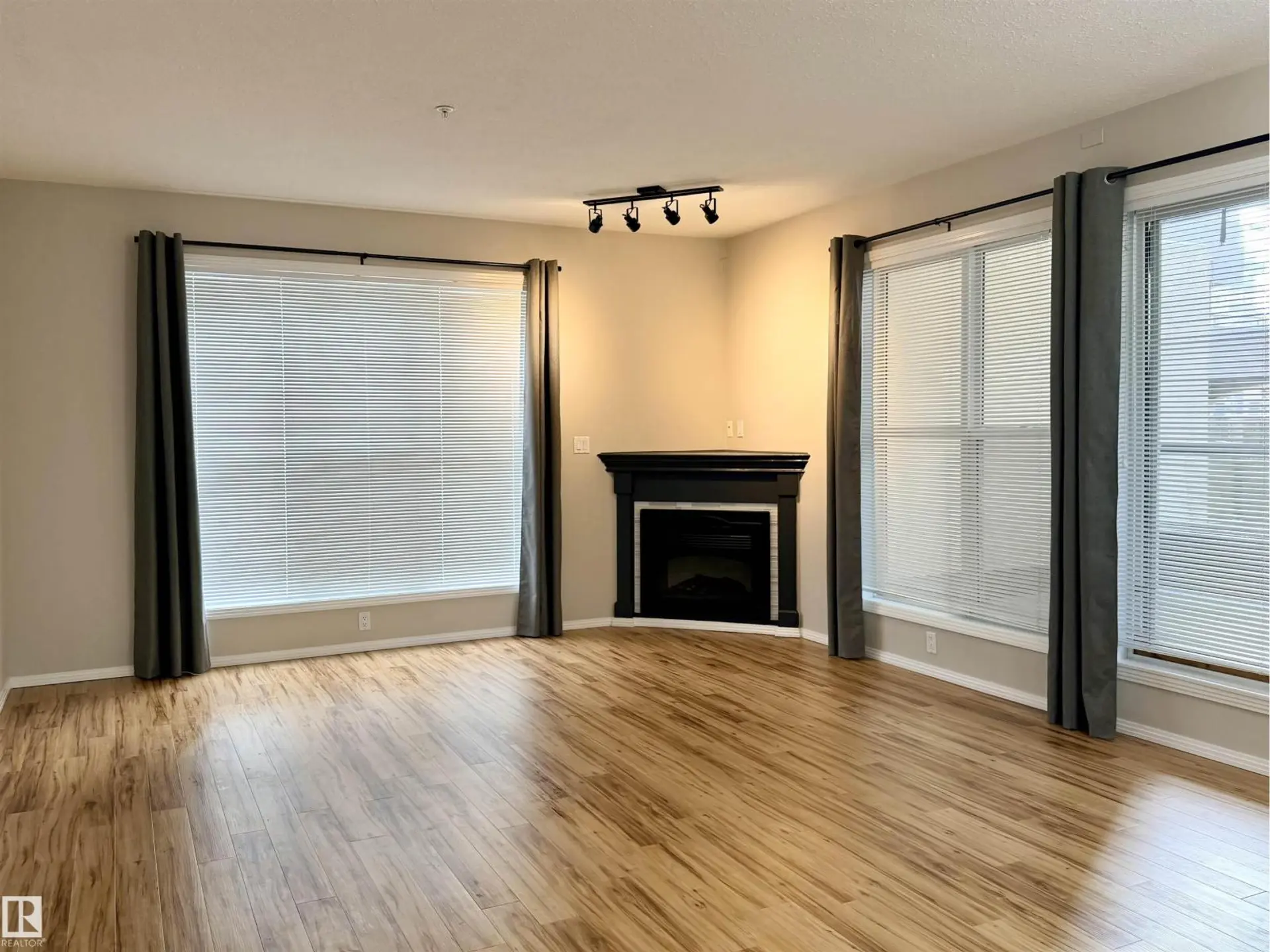 #115 11039 83 AV NW - Image 11