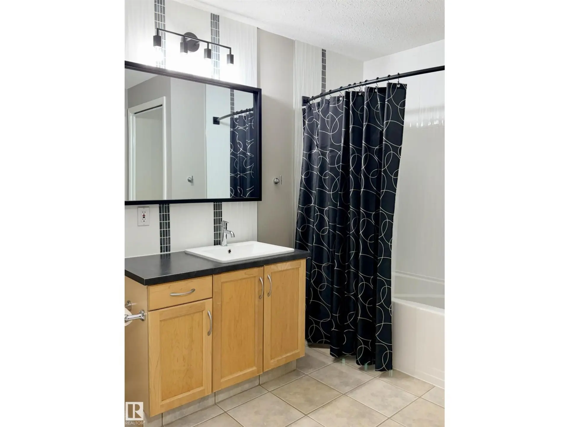 #115 11039 83 AV NW - Image 2