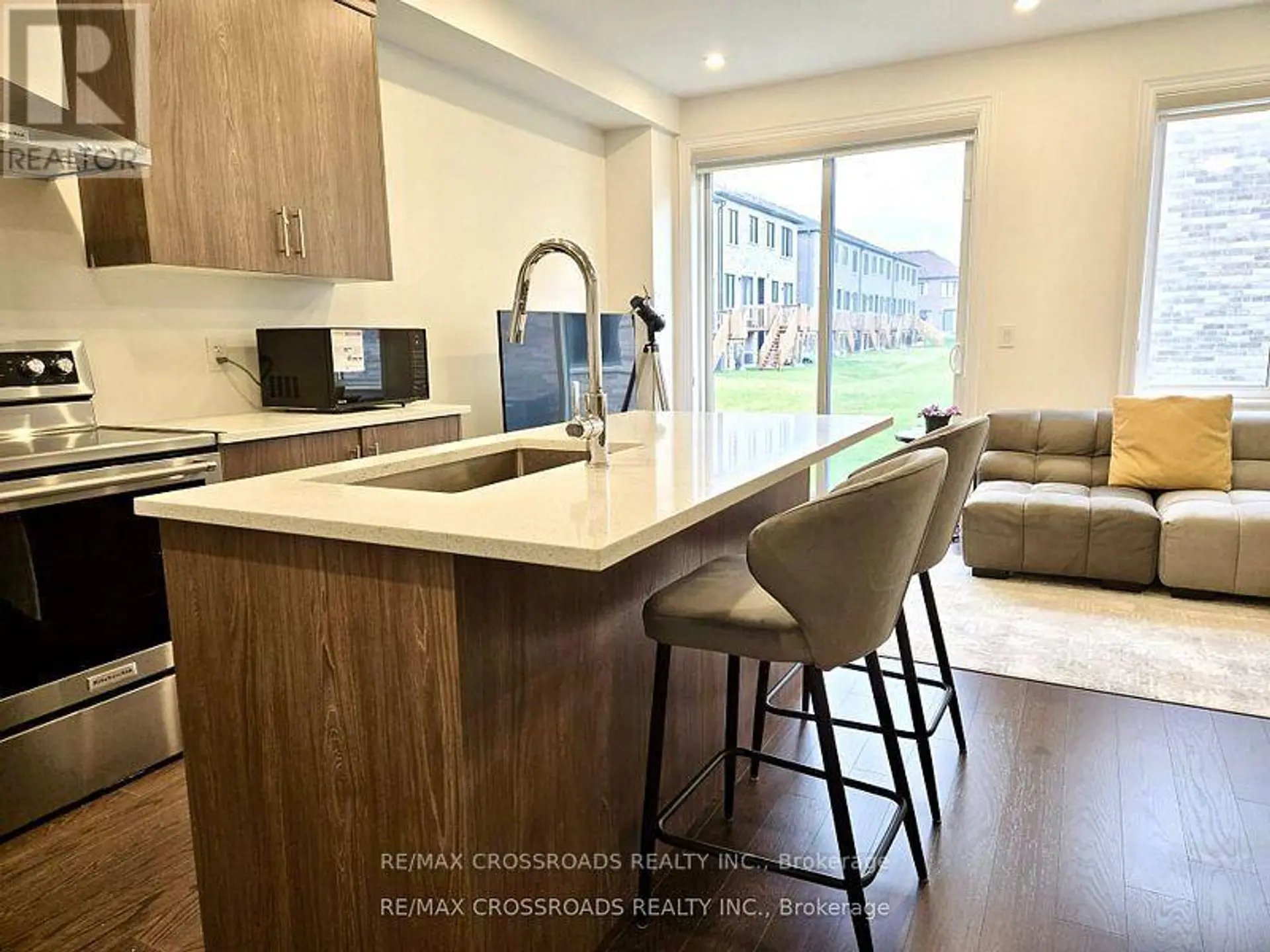 12 SCHMELTZER CRESCENT - Image 4