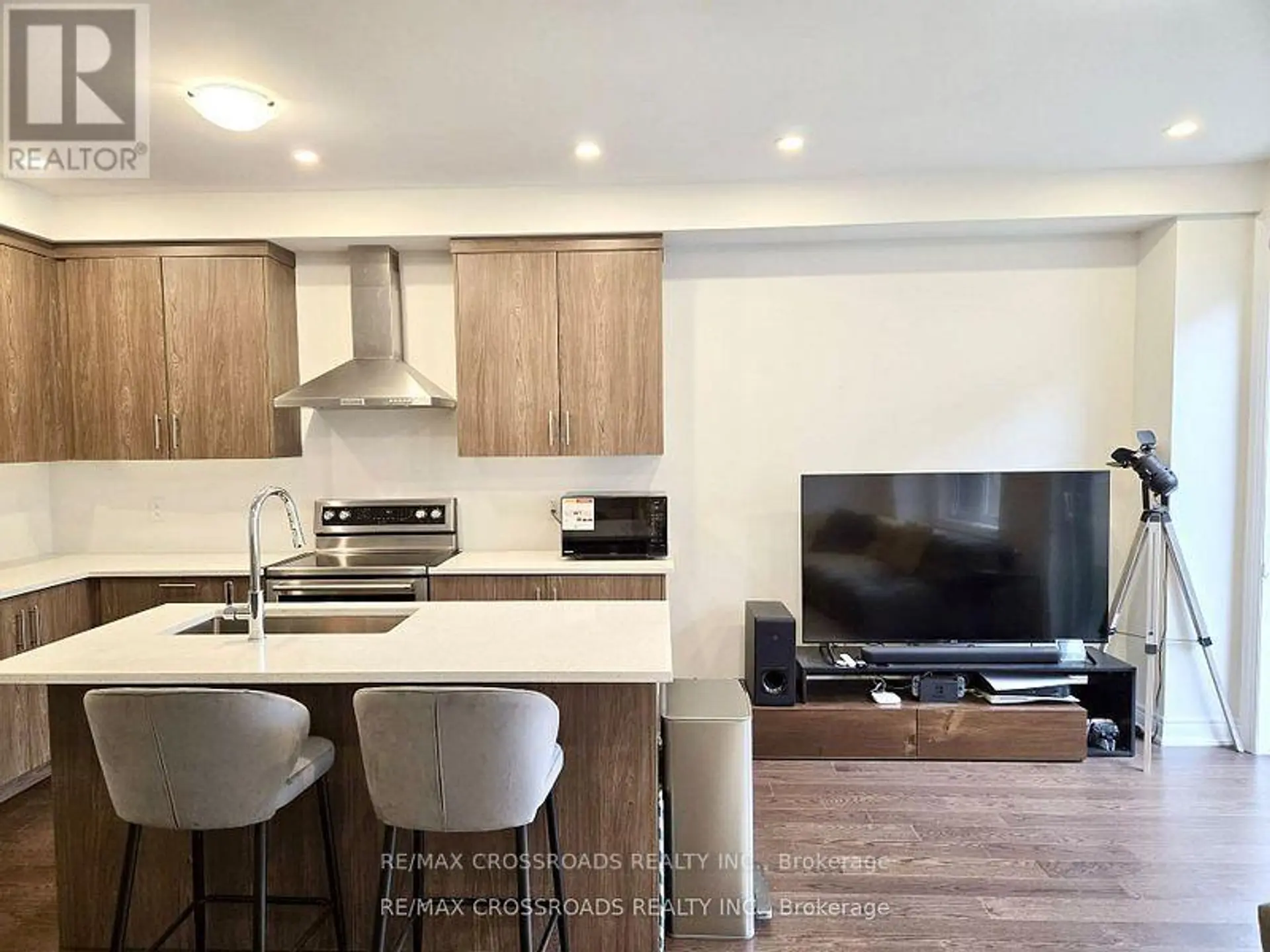 12 SCHMELTZER CRESCENT - Image 5