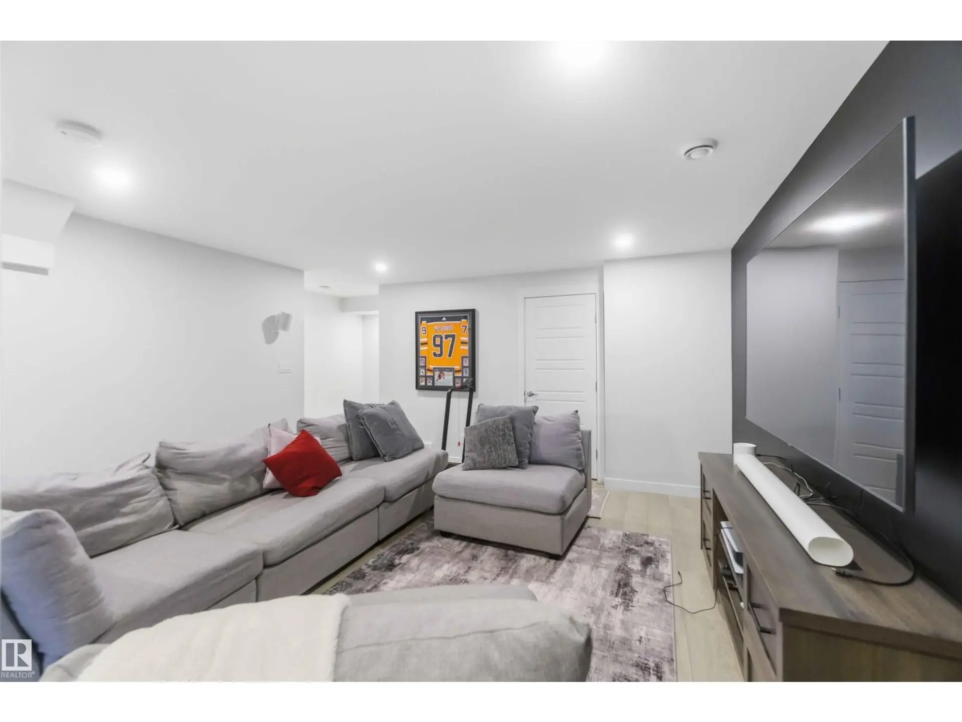 2331 71 ST SW - Image 10