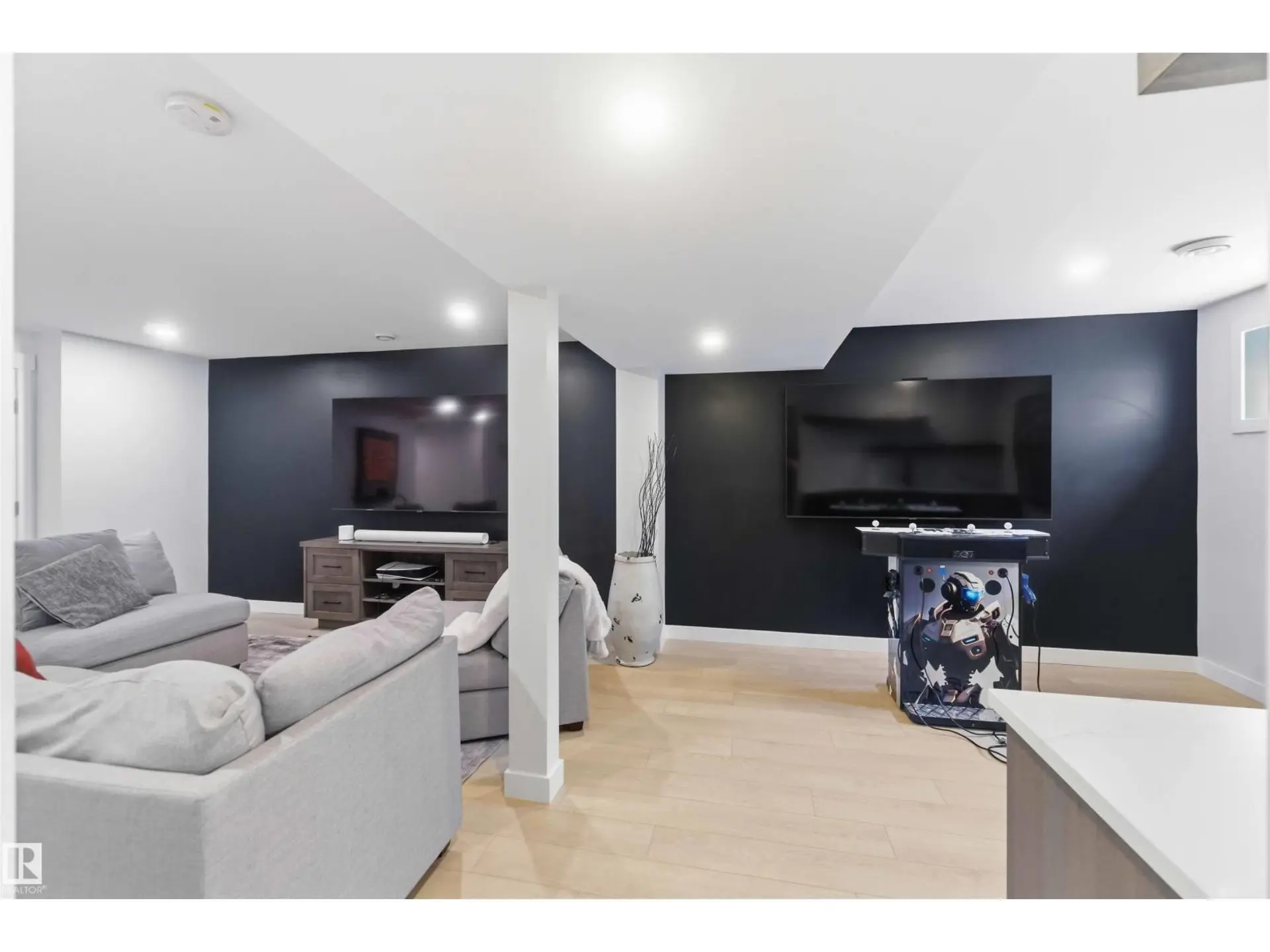 2331 71 ST SW - Image 3