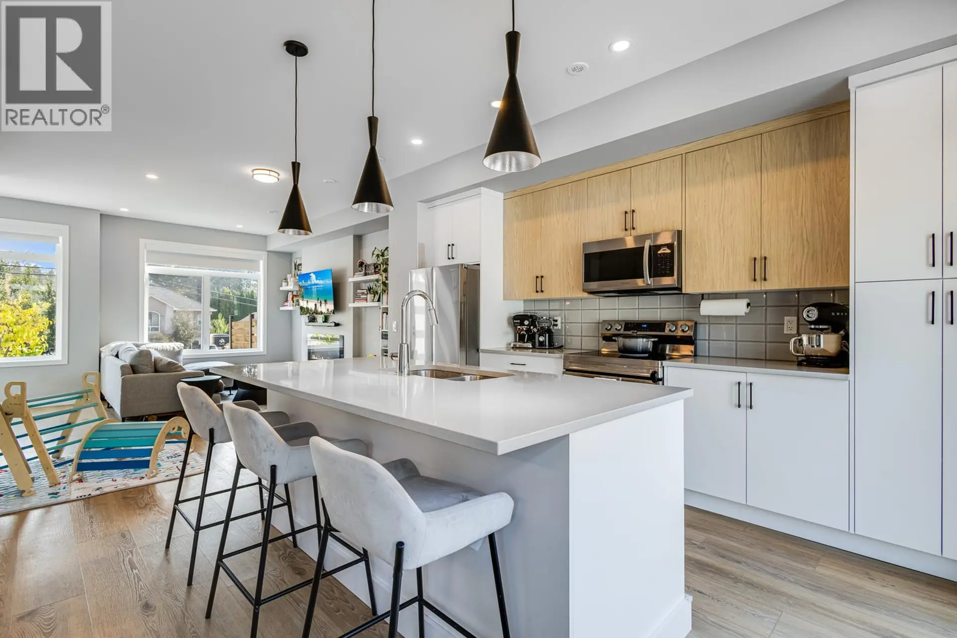Property at #101 1435 Cara Glen Court, Kelowna, BC