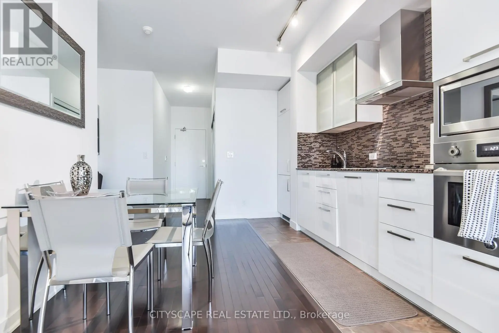 #4209 12 YORK STREET - Image 10