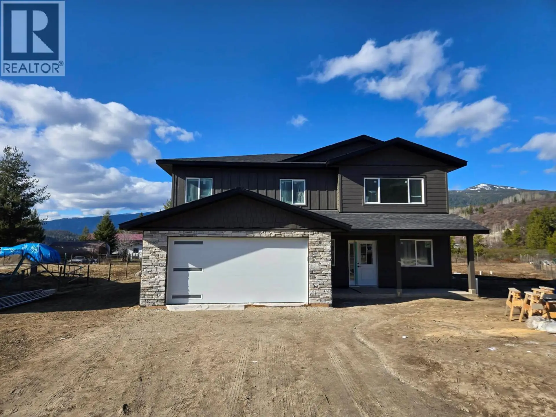 Property at 319 ELKVIEW TRAIL, Castlegar, BC