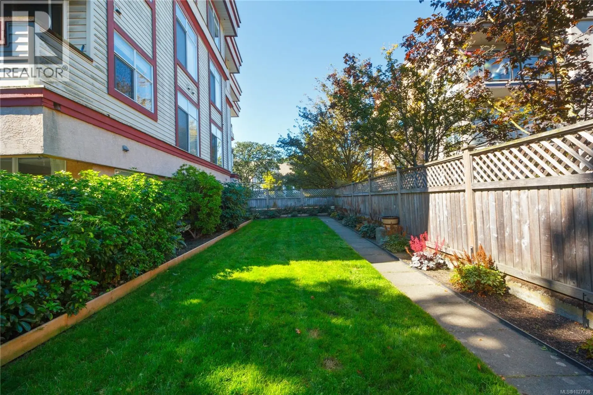 Property at #304 2511 QUADRA ST, Victoria, BC