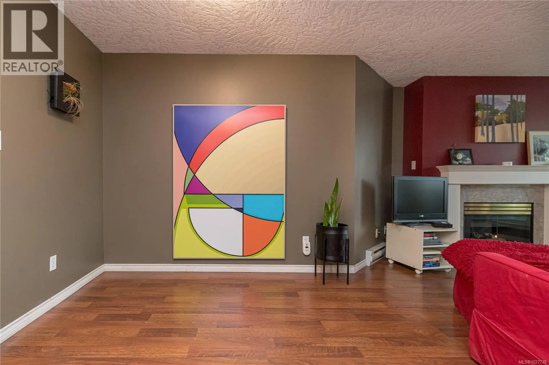 Property at #304 2511 QUADRA ST, Victoria, BC