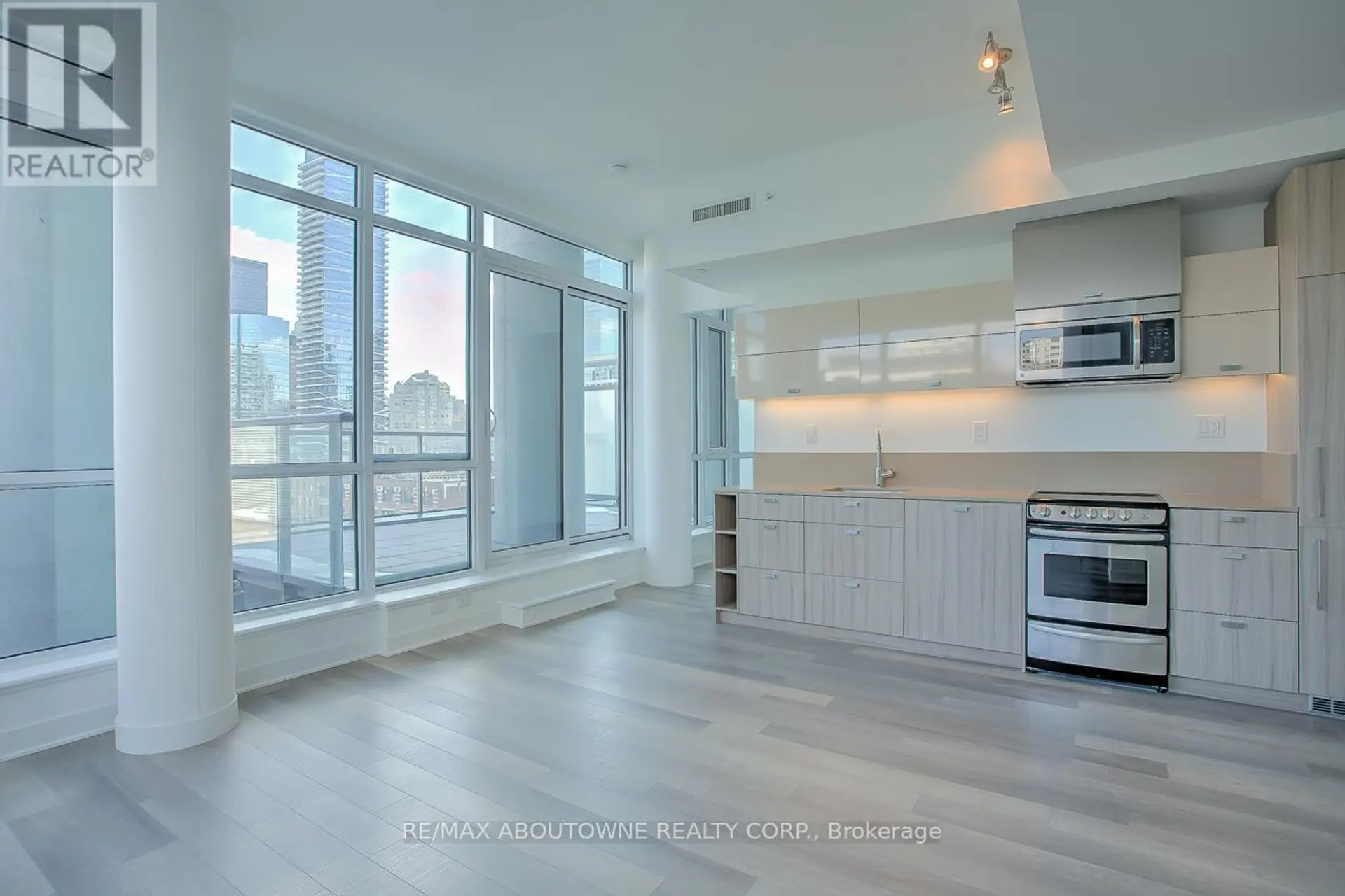 #802 290 ADELAIDE STREET W - Image 5