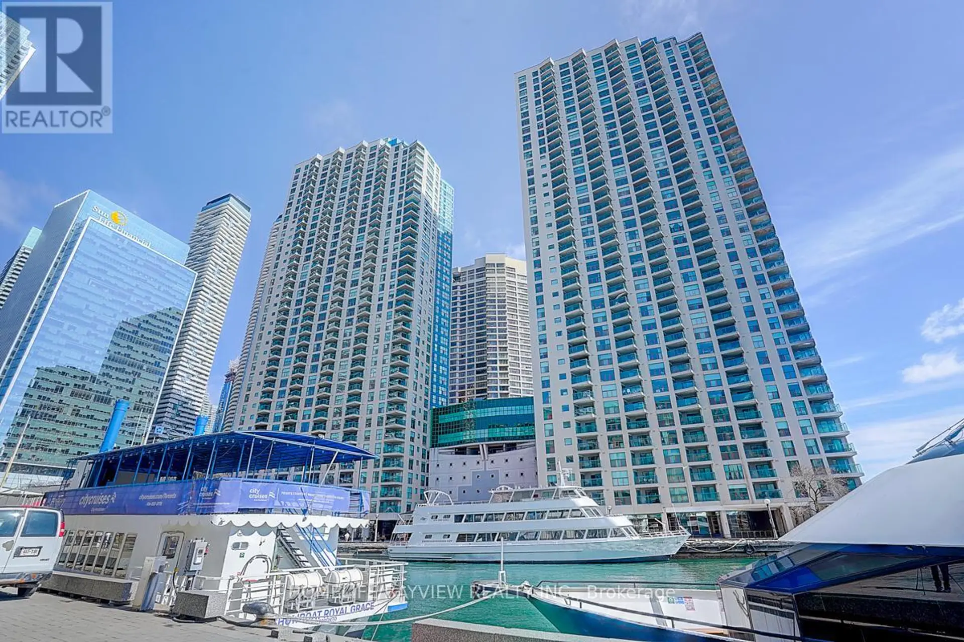 #3108 99 HARBOUR SQUARE - Image 2
