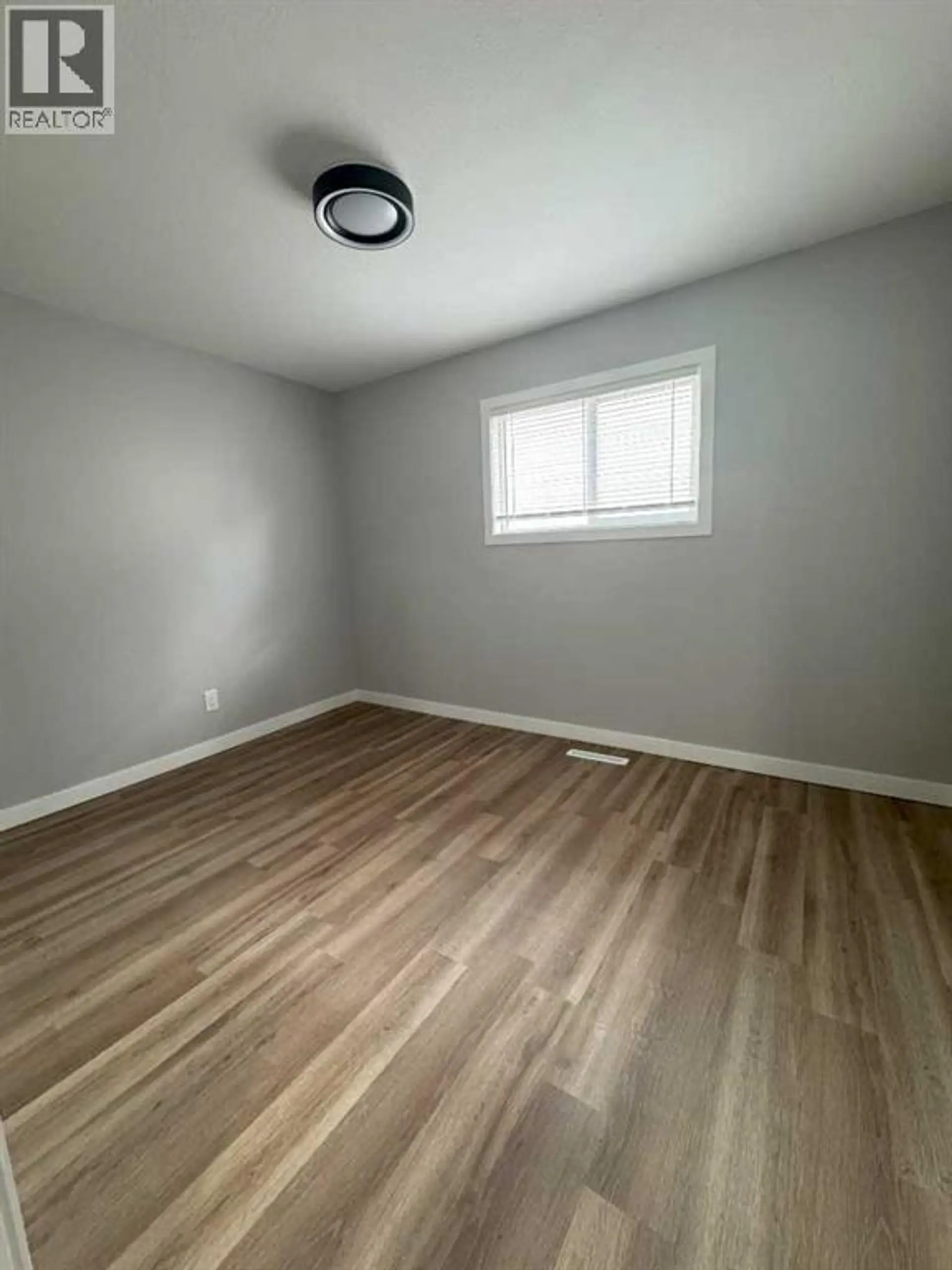 10021 106 AVENUE - Image 6