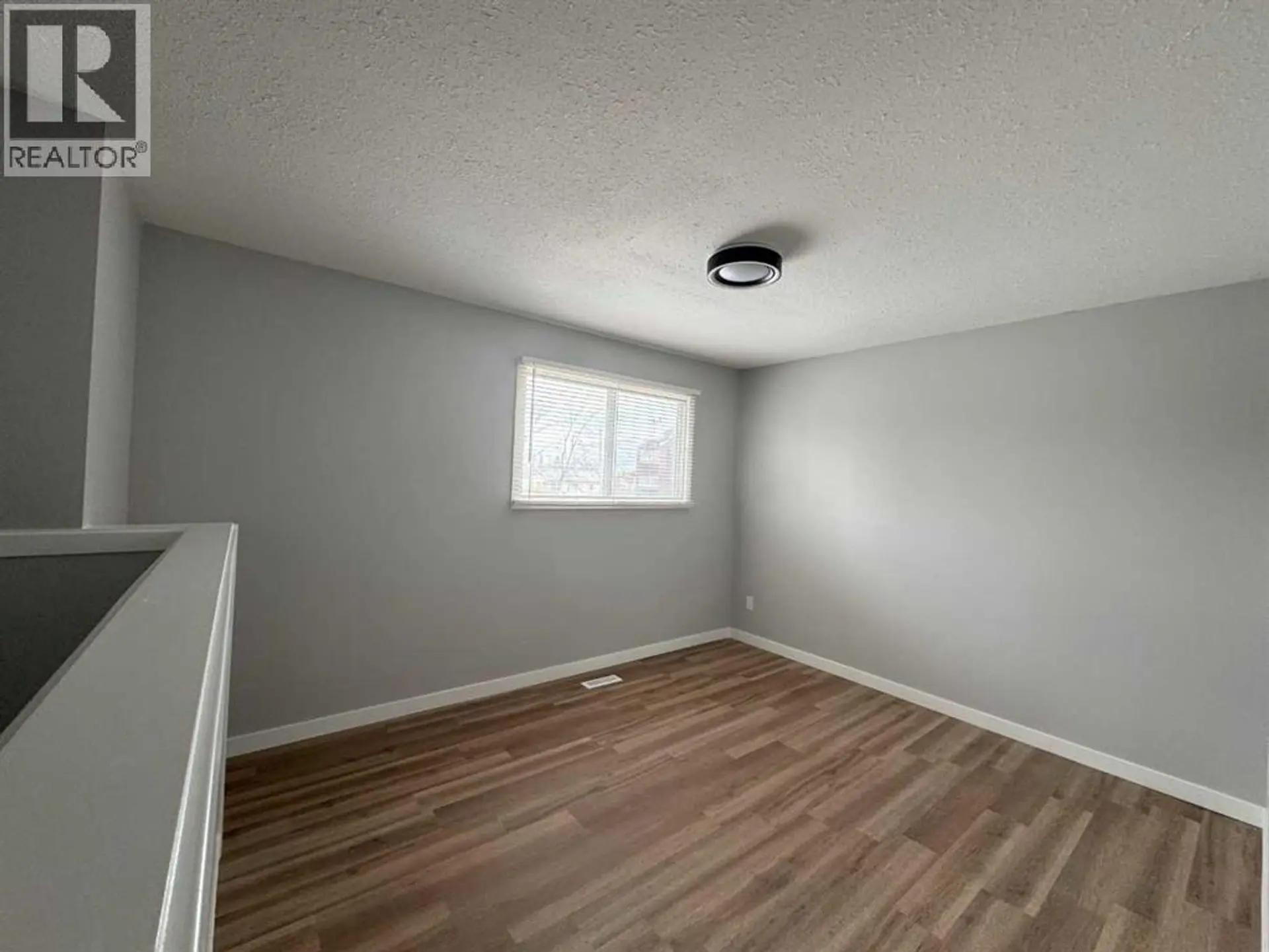 10021 106 AVENUE - Image 11