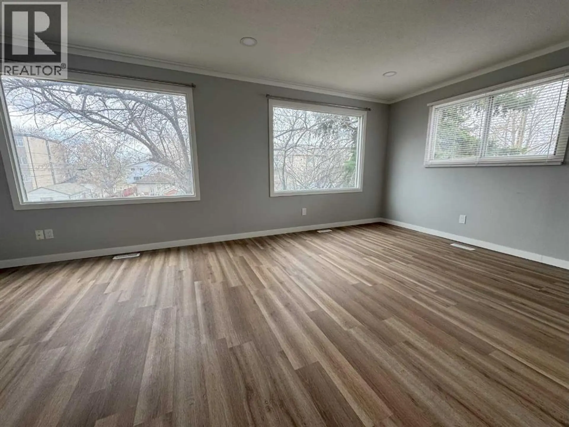 10021 106 AVENUE - Image 15
