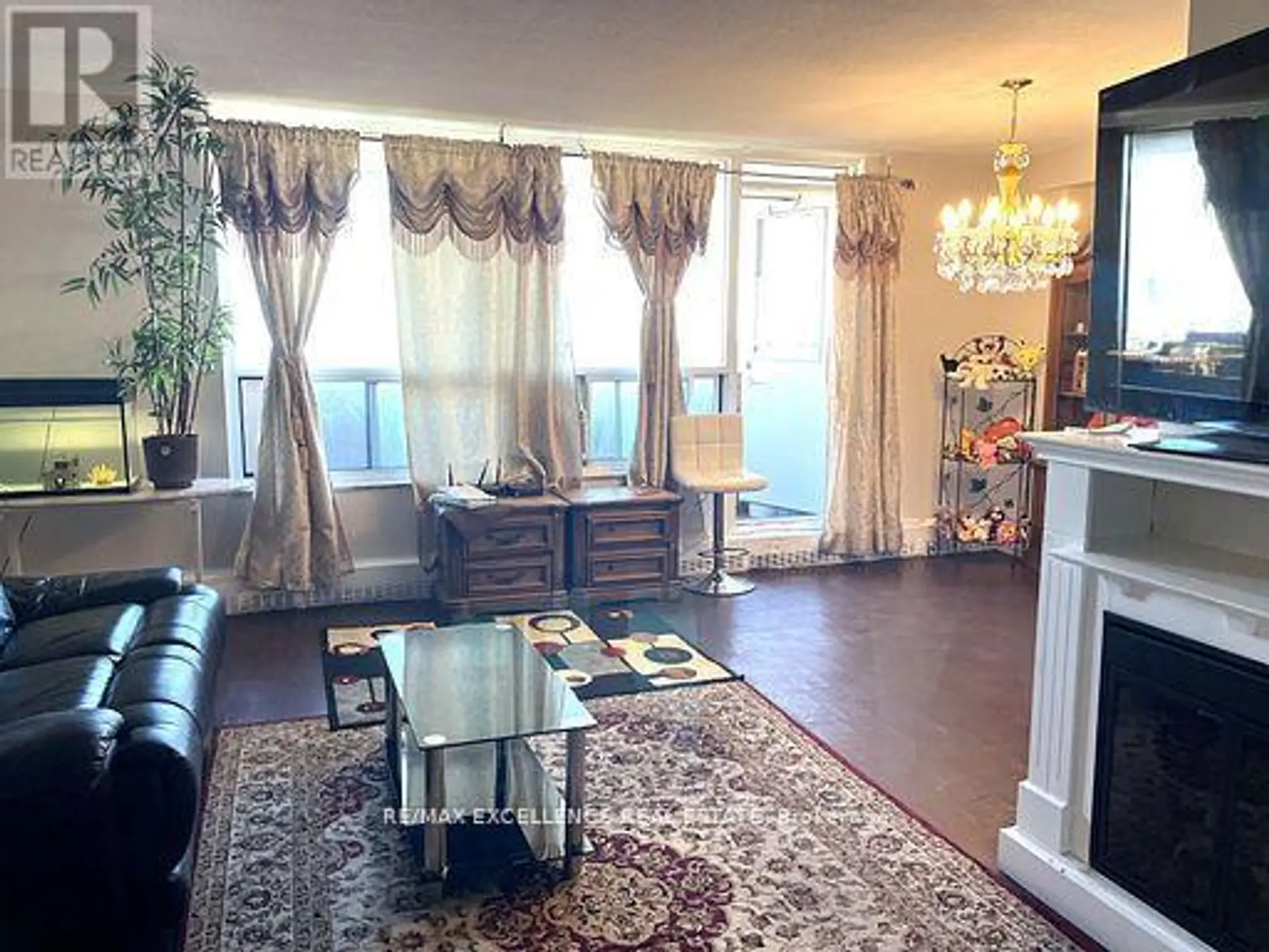 #2105 3390 WESTON ROAD - Image 4