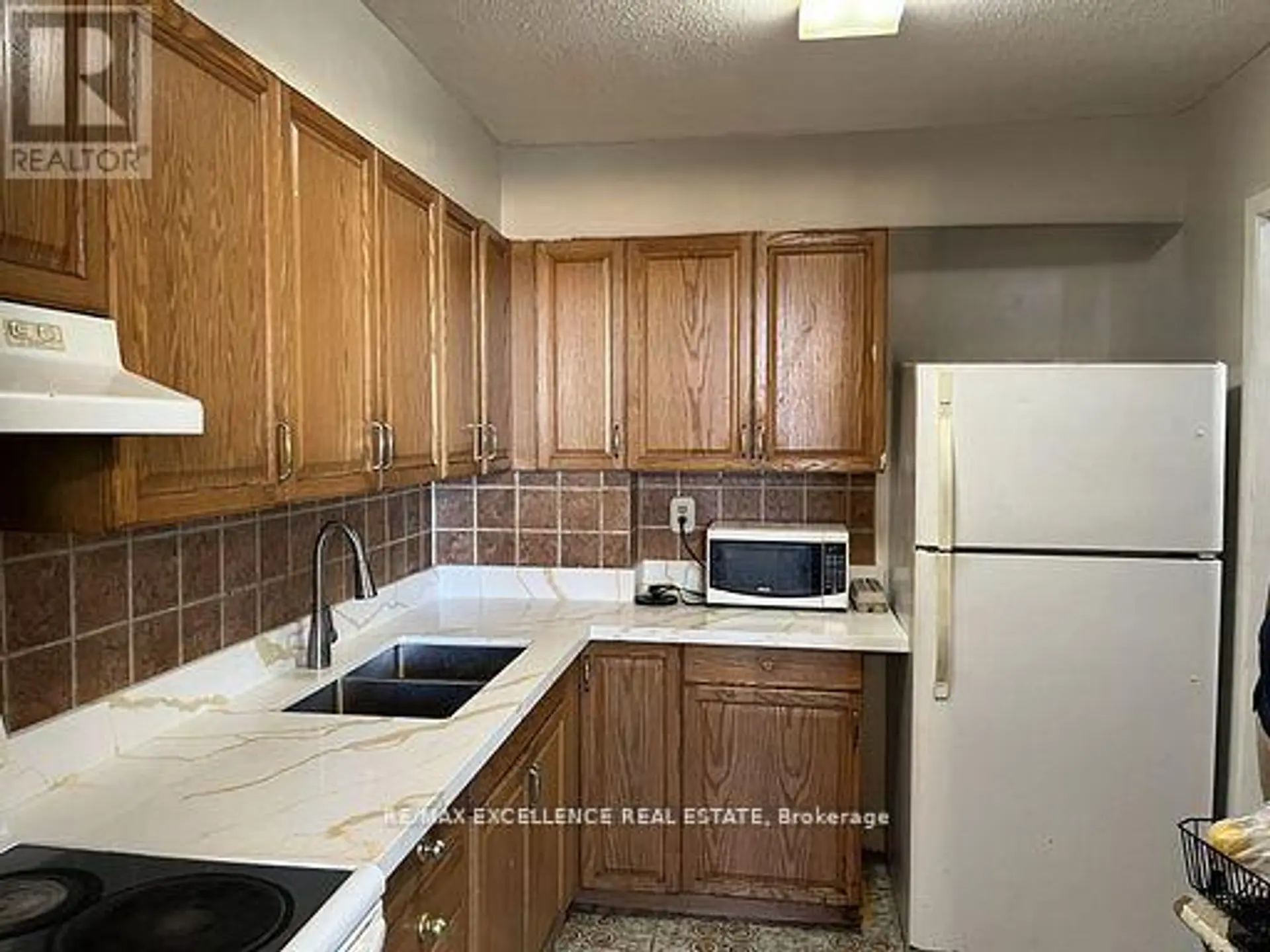 #2105 3390 WESTON ROAD - Image 9