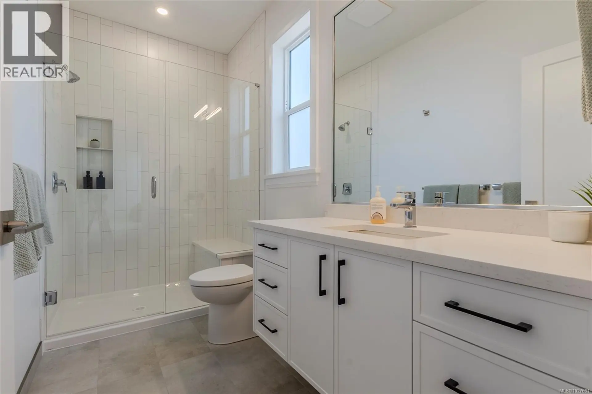 Property at #114 1234 VIEWTOP RD, Duncan, BC