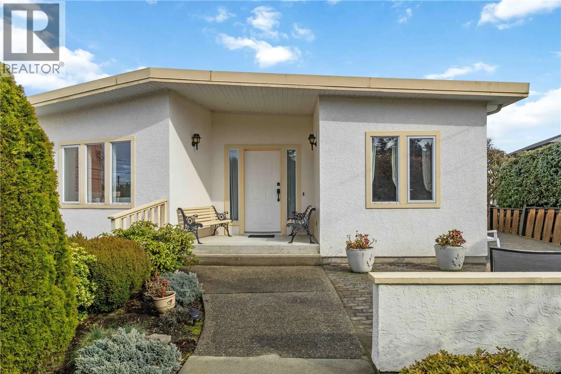 Property at 8503 Lochside Dr, North Saanich, BC