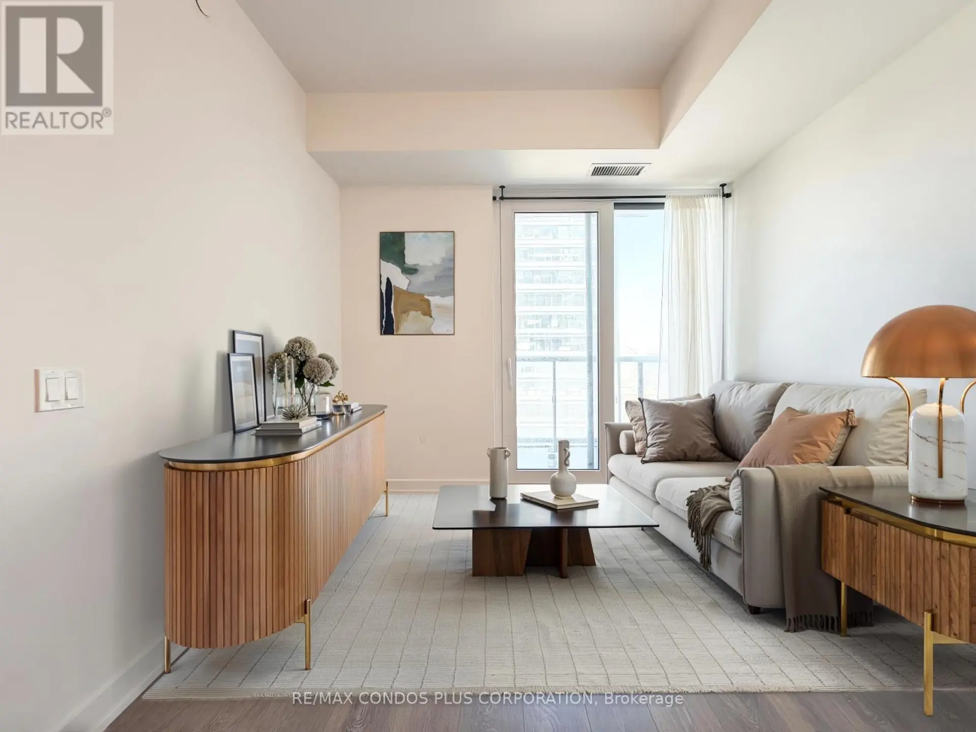 #1525 108 PETER STREET - Image 4