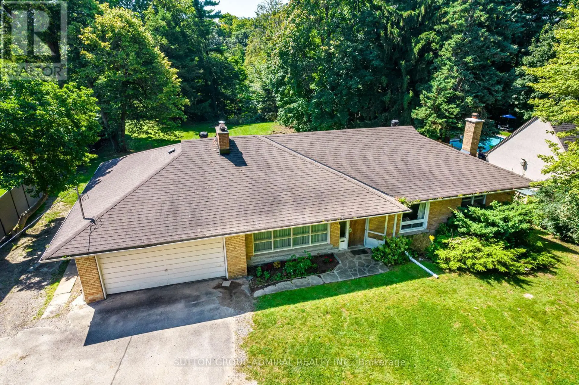 15 BELLEHAVEN CRESCENT - Image 1