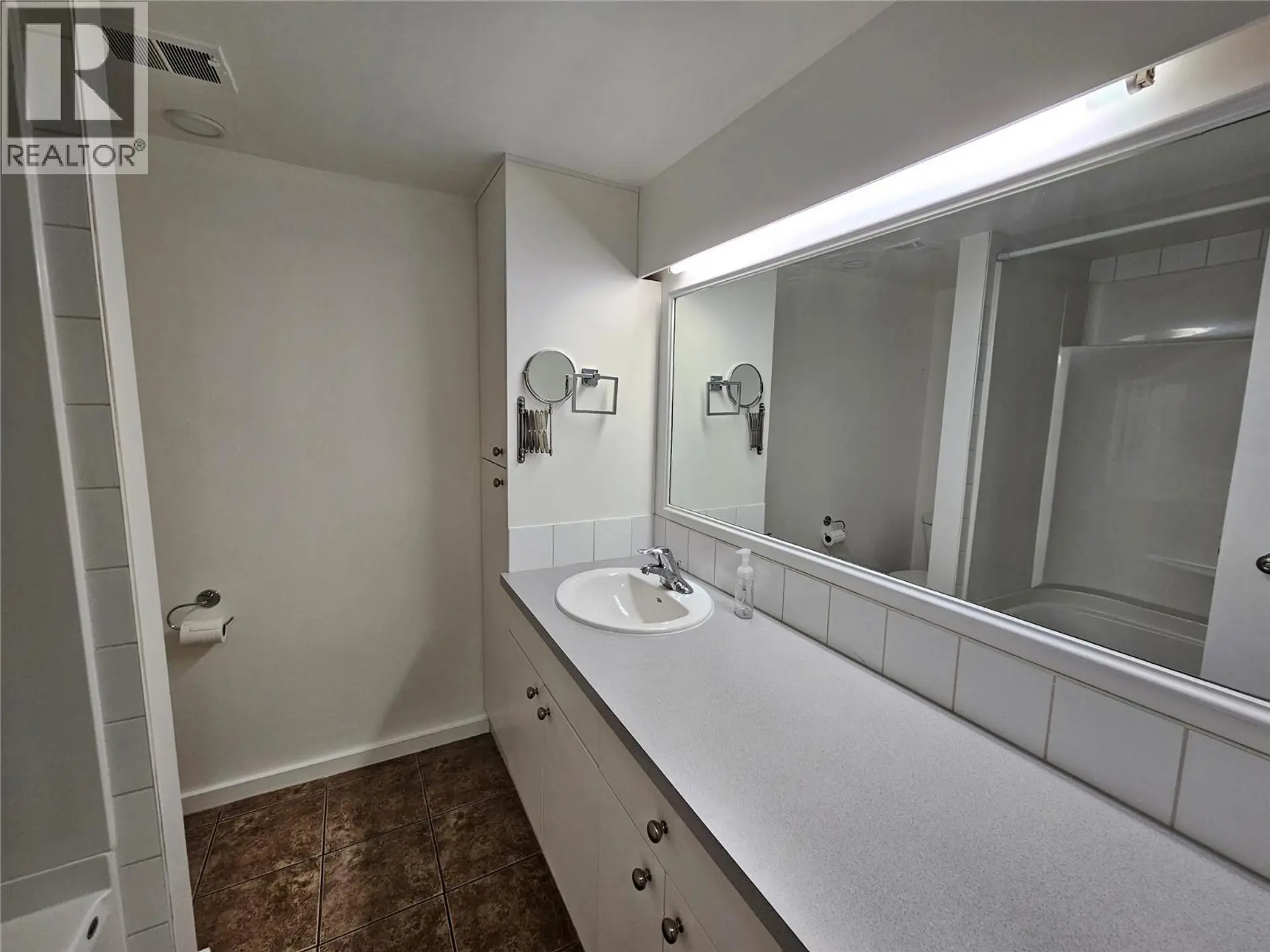 Property at 301 SCOTT AVENUE, Penticton, BC