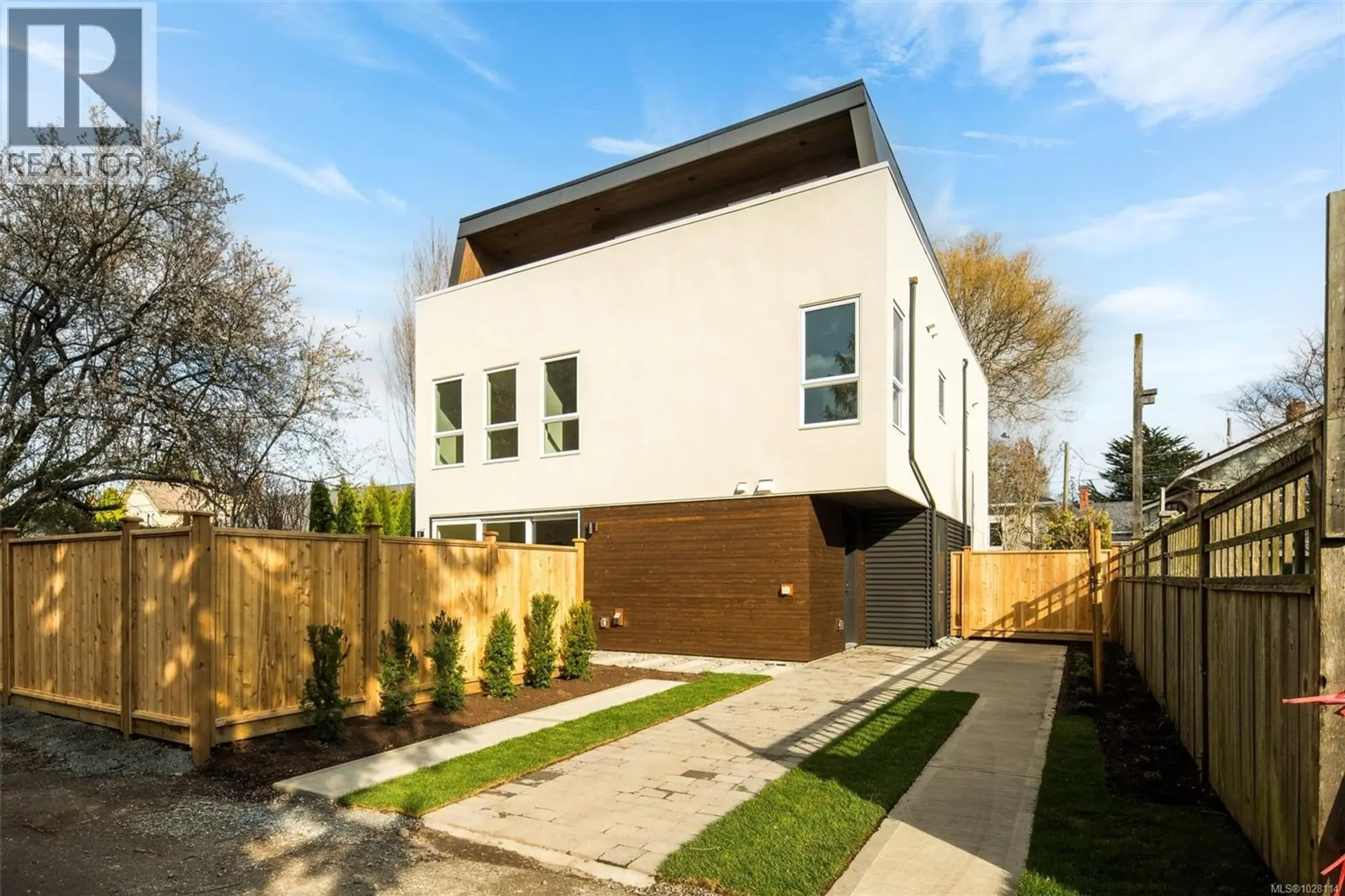 Property at #1 920 Island Rd, Oak Bay, BC
