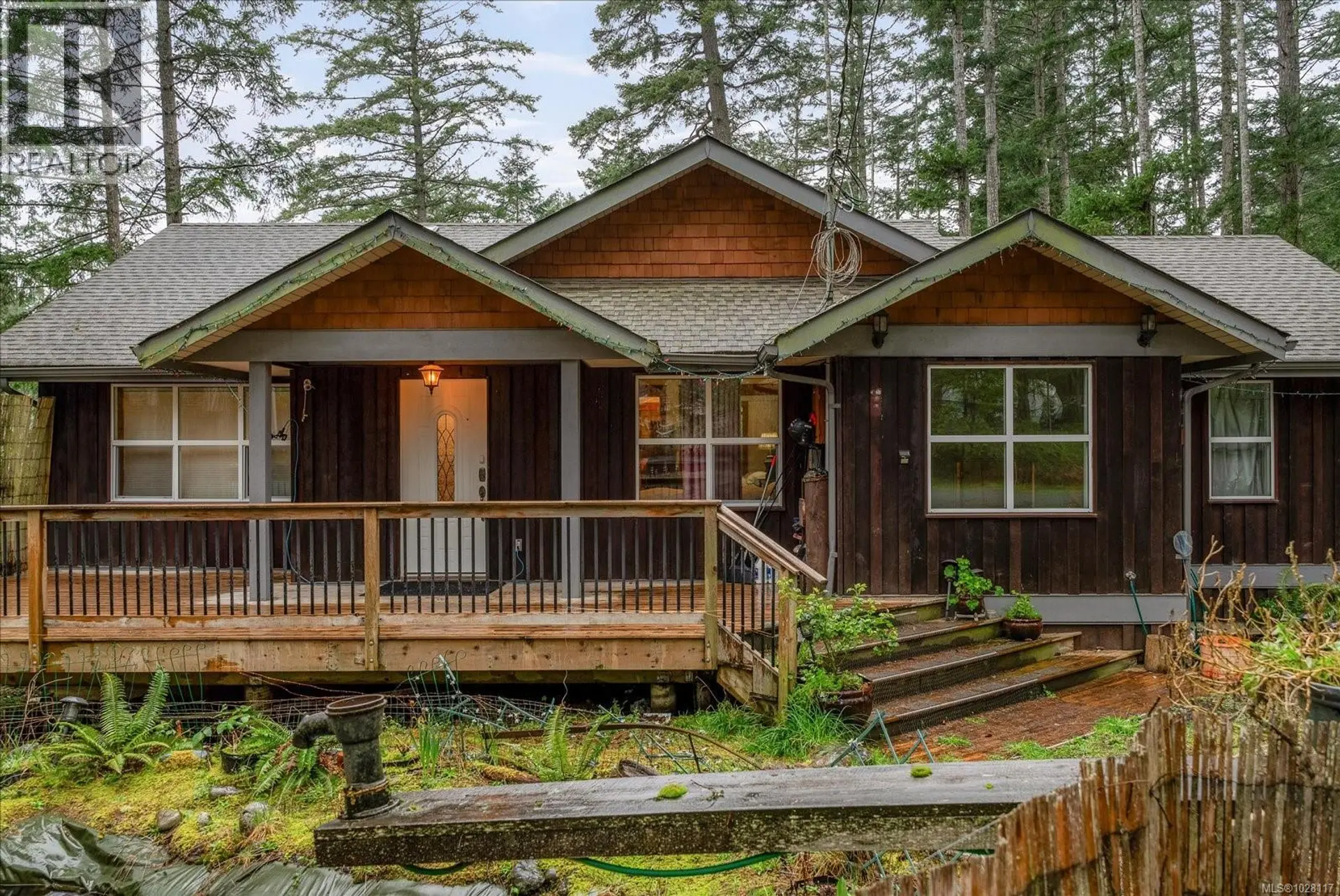 Property at 685 Rollo Rd, Gabriola Island, BC