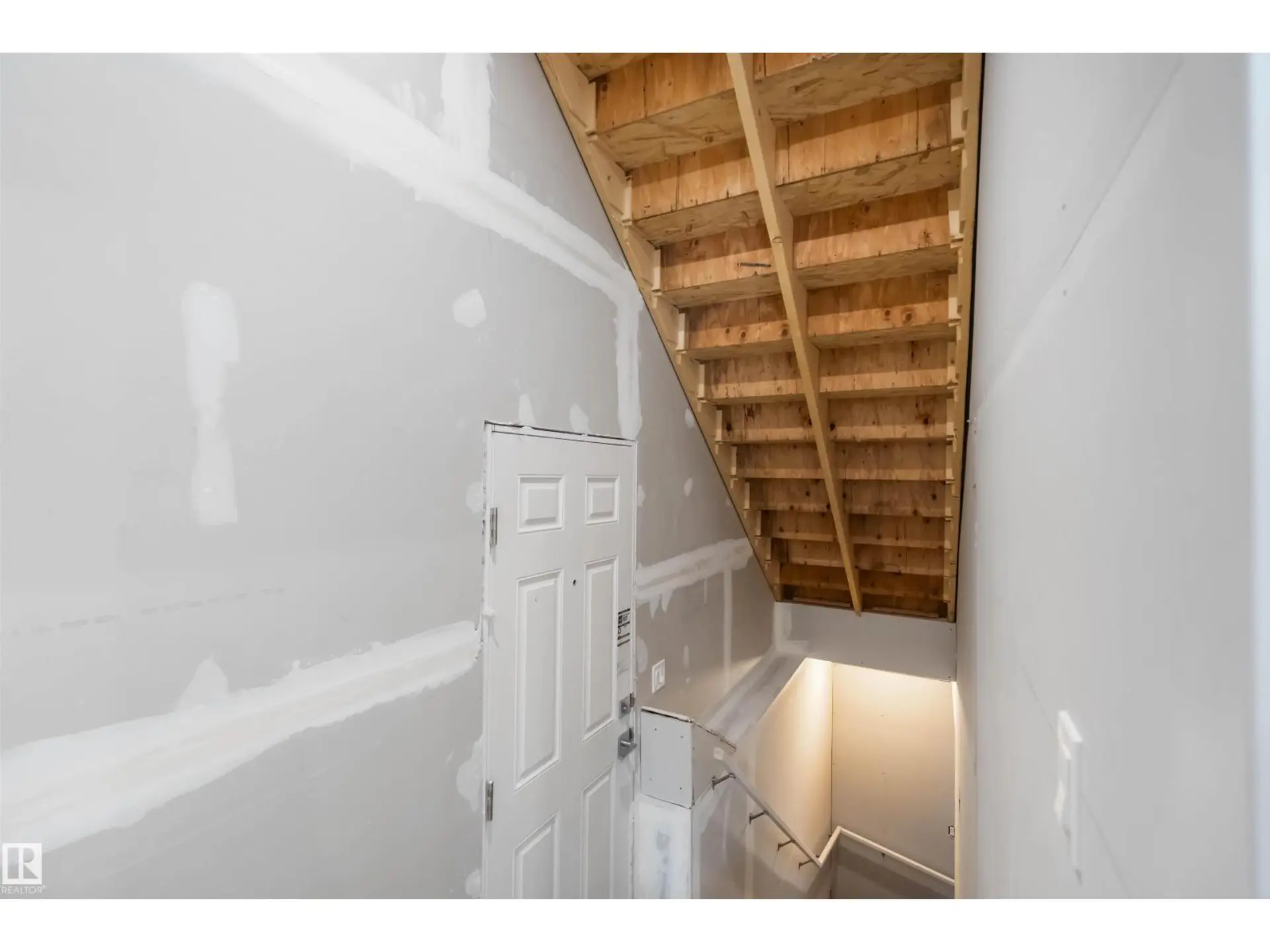 18912 28 AV NW - Image 11