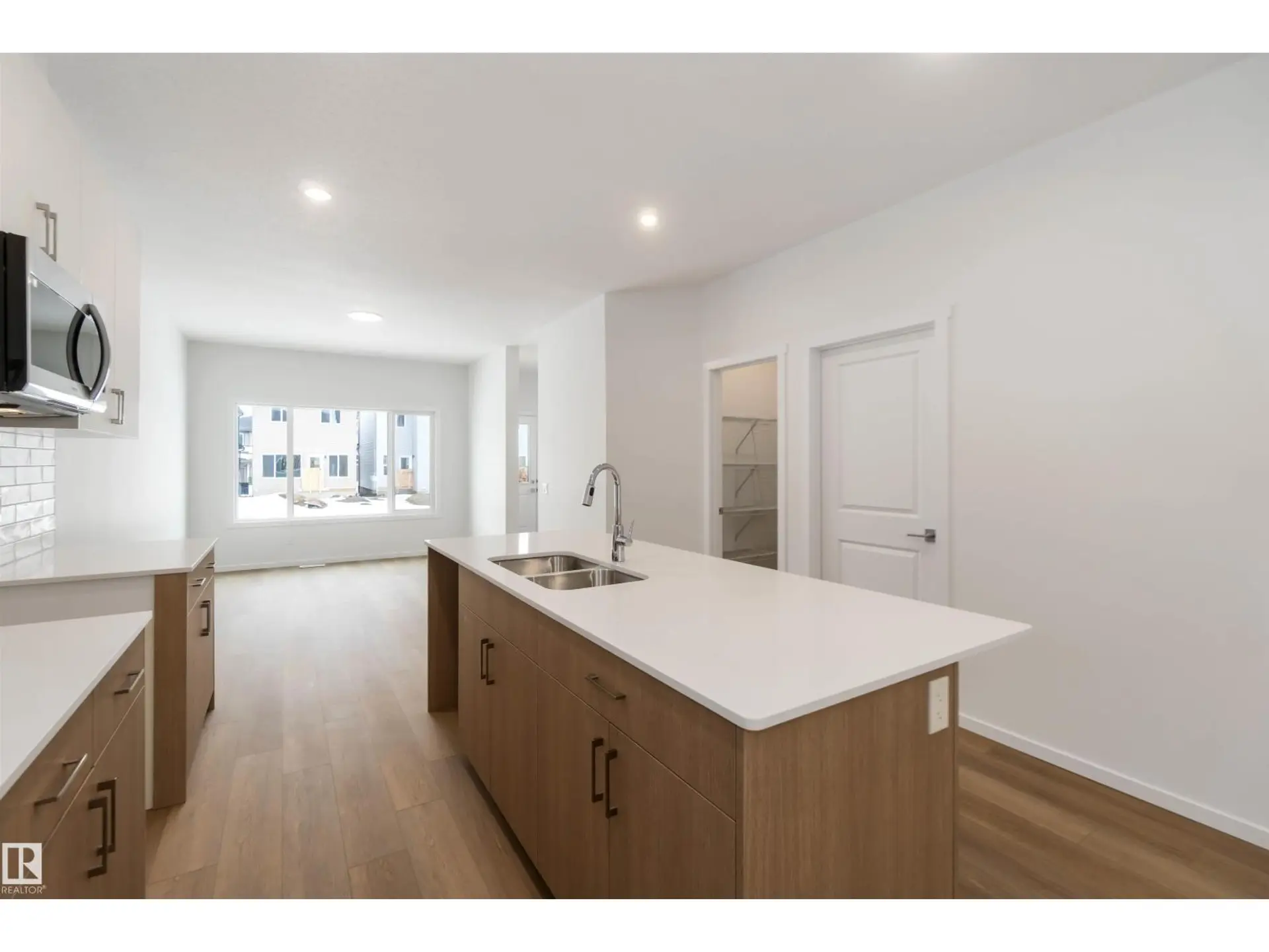 18912 28 AV NW - Image 4
