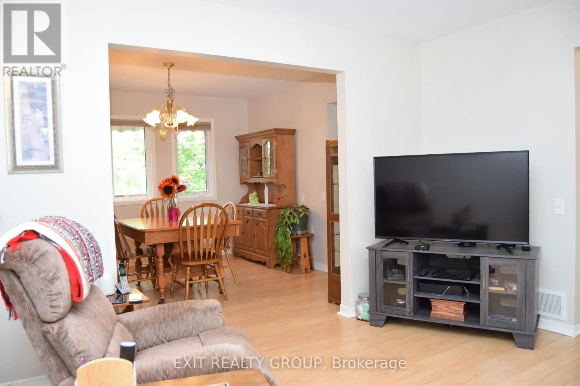 9 EMPIRE BOULEVARD - Image 6