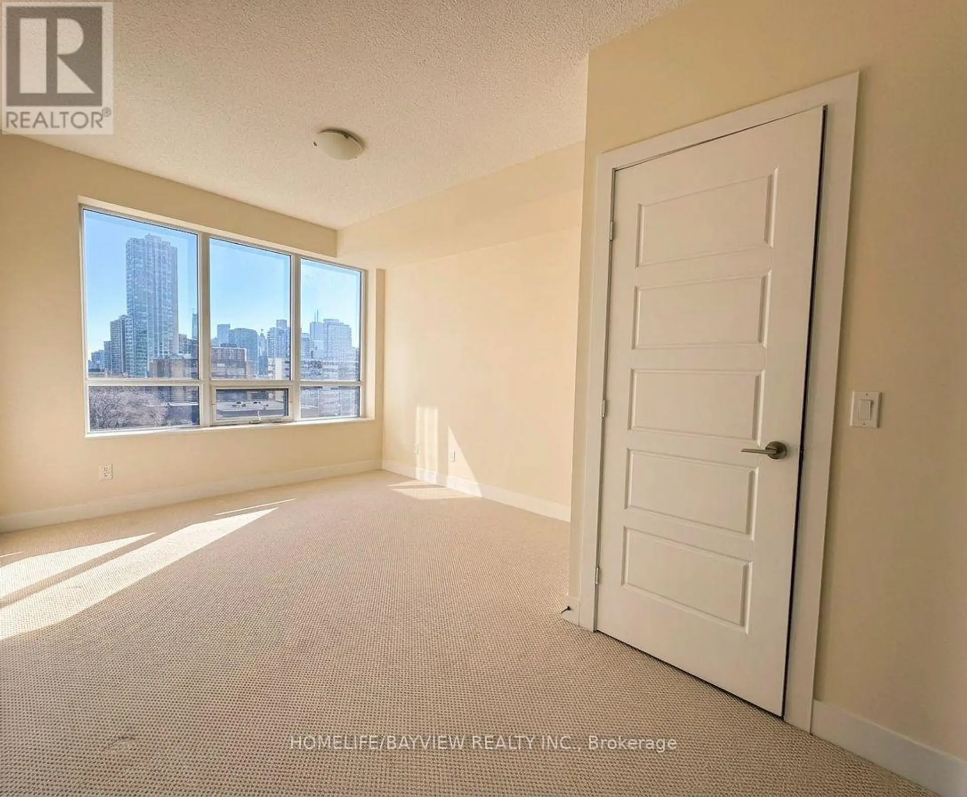 #605 28 LINDEN STREET S - Image 8