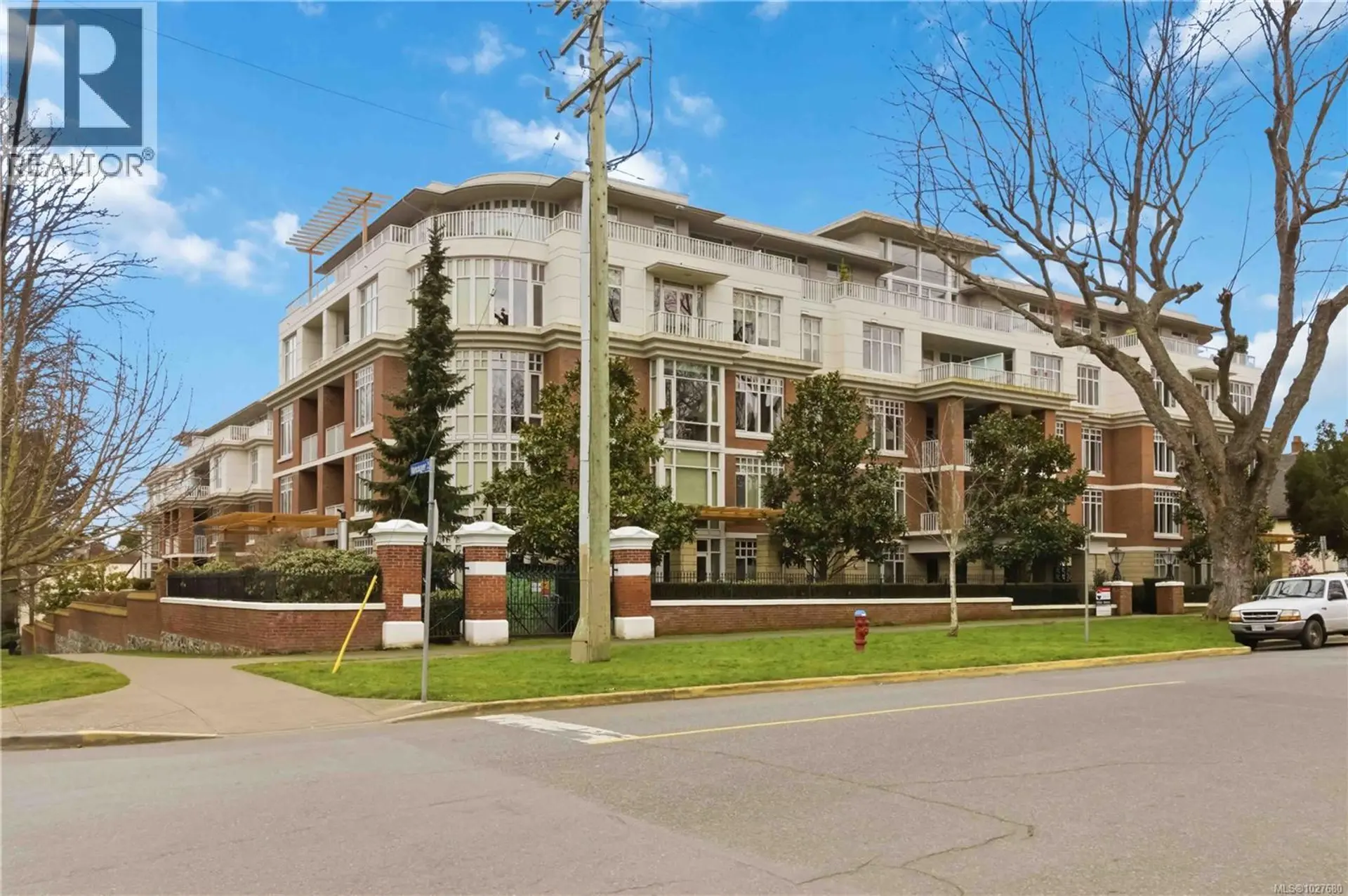 Property at #508 999 Burdett Ave, Victoria, BC