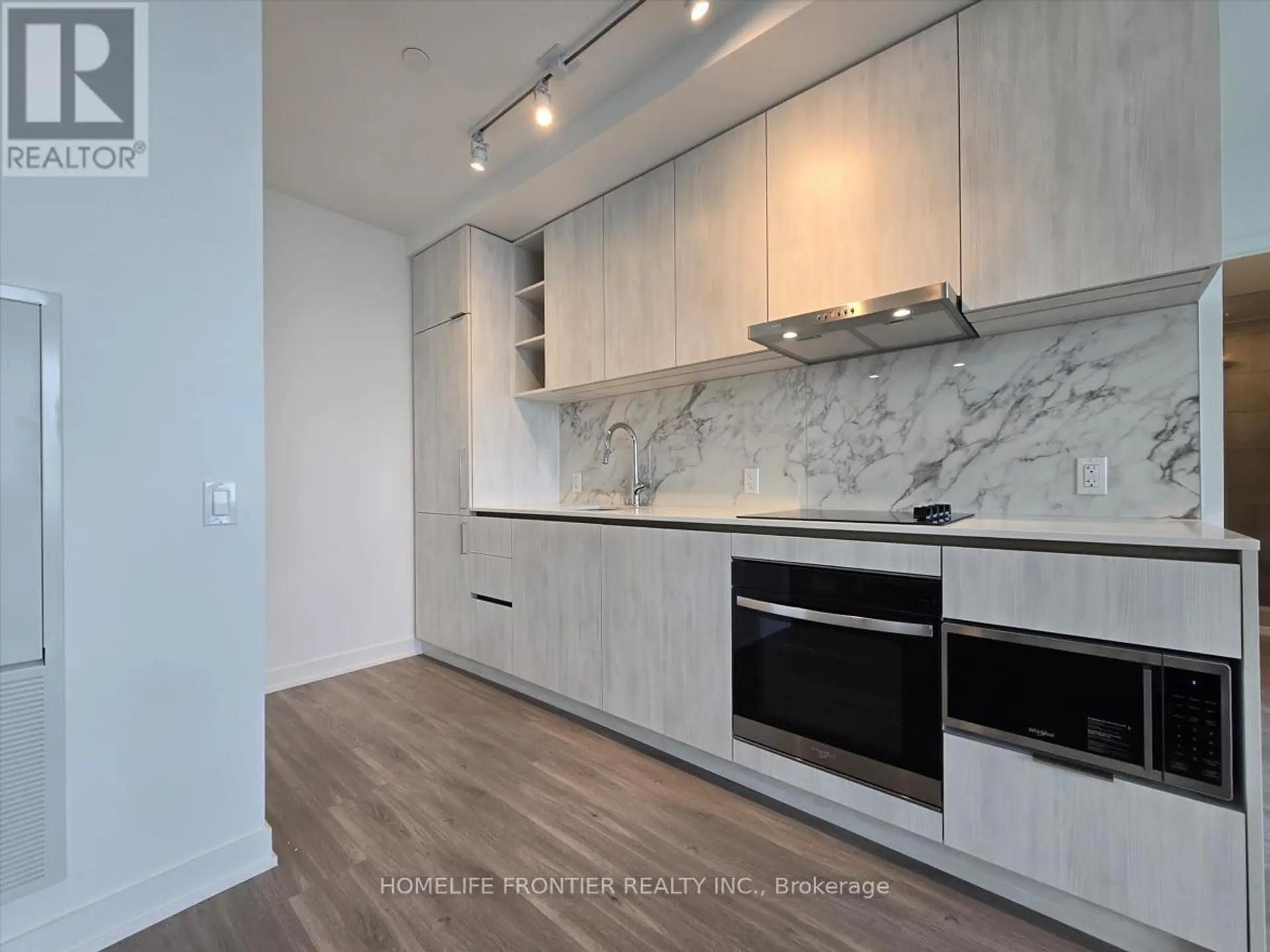 #LPH01 8 WELLESLEY STREET W - Image 7