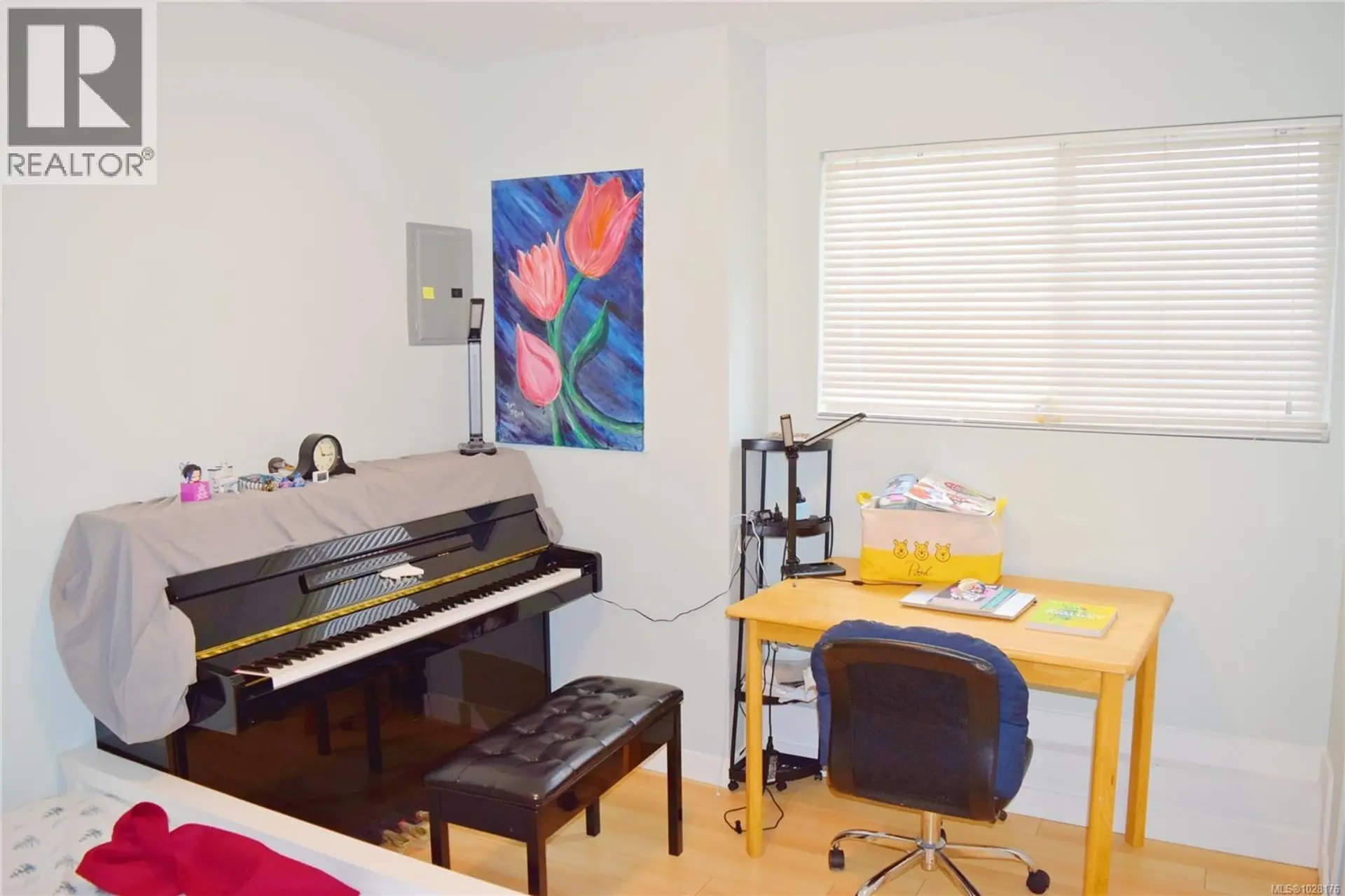 Property at 4091 DAWNVIEW CRES, Saanich, BC