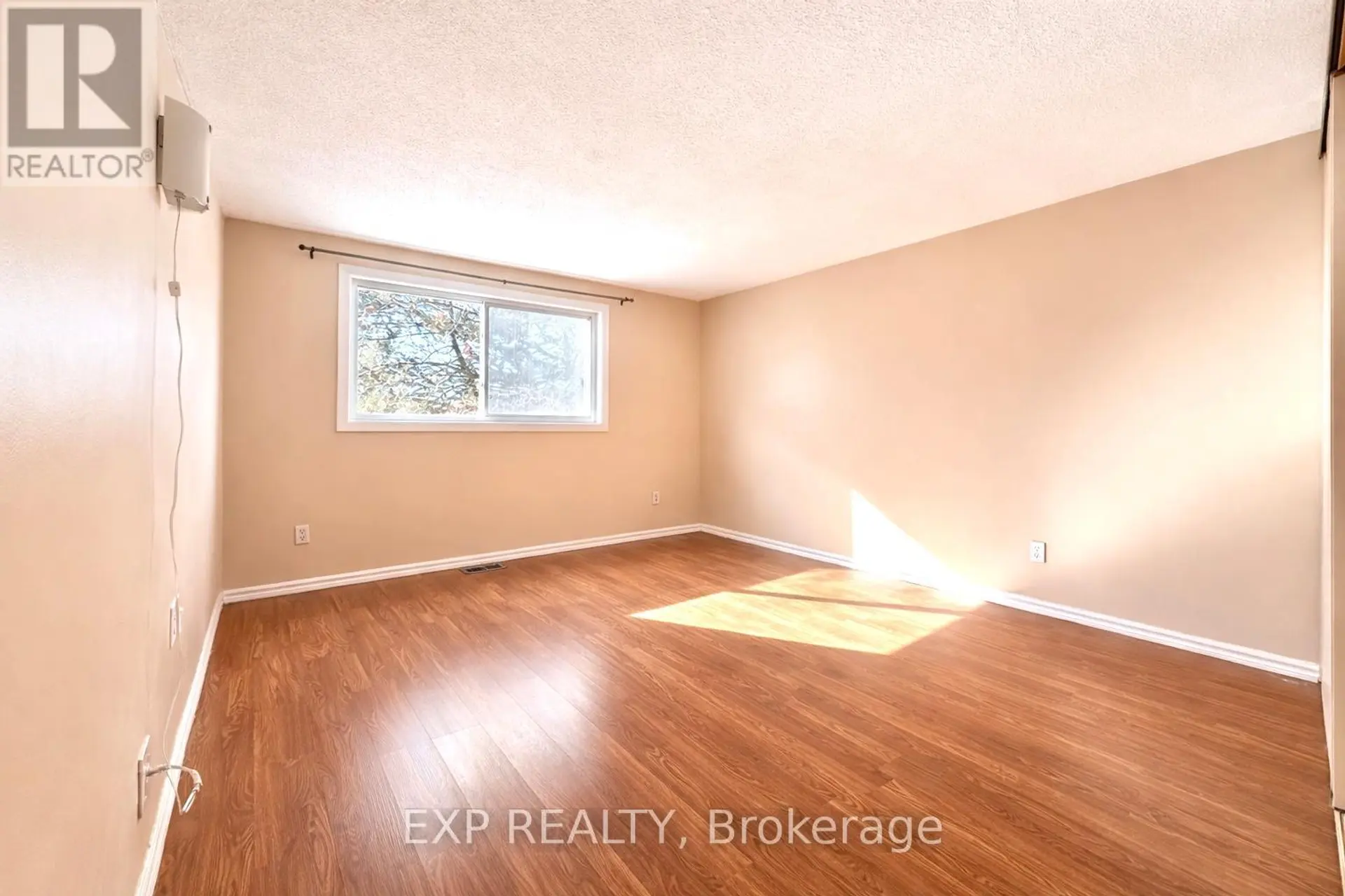 11C SONNET CRESCENT - Image 14