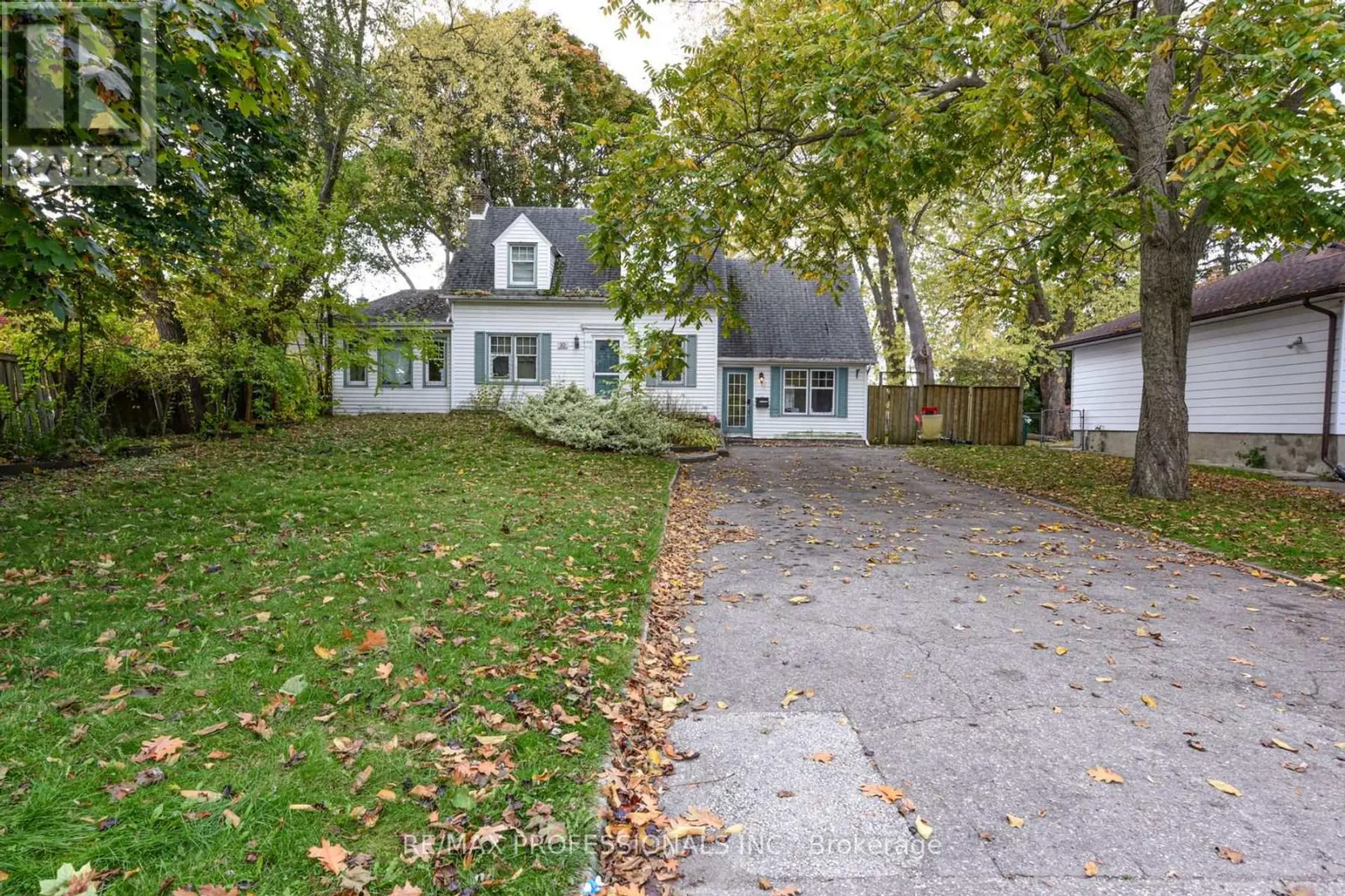 10 BROADVIEW AVENUE - Image 1