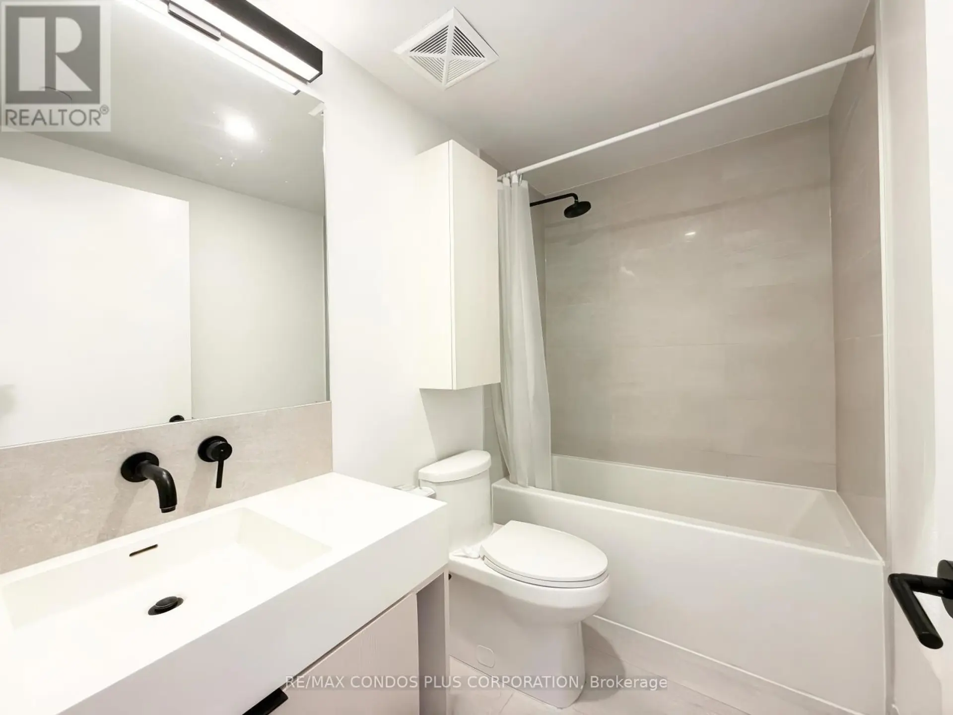 #1525 108 PETER STREET - Image 11