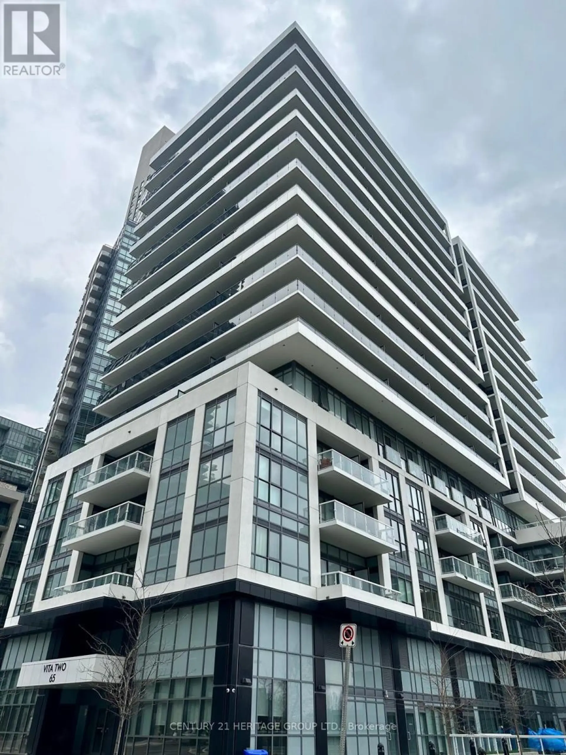 #402 65 ANNIE CRAIG DRIVE - Image 1