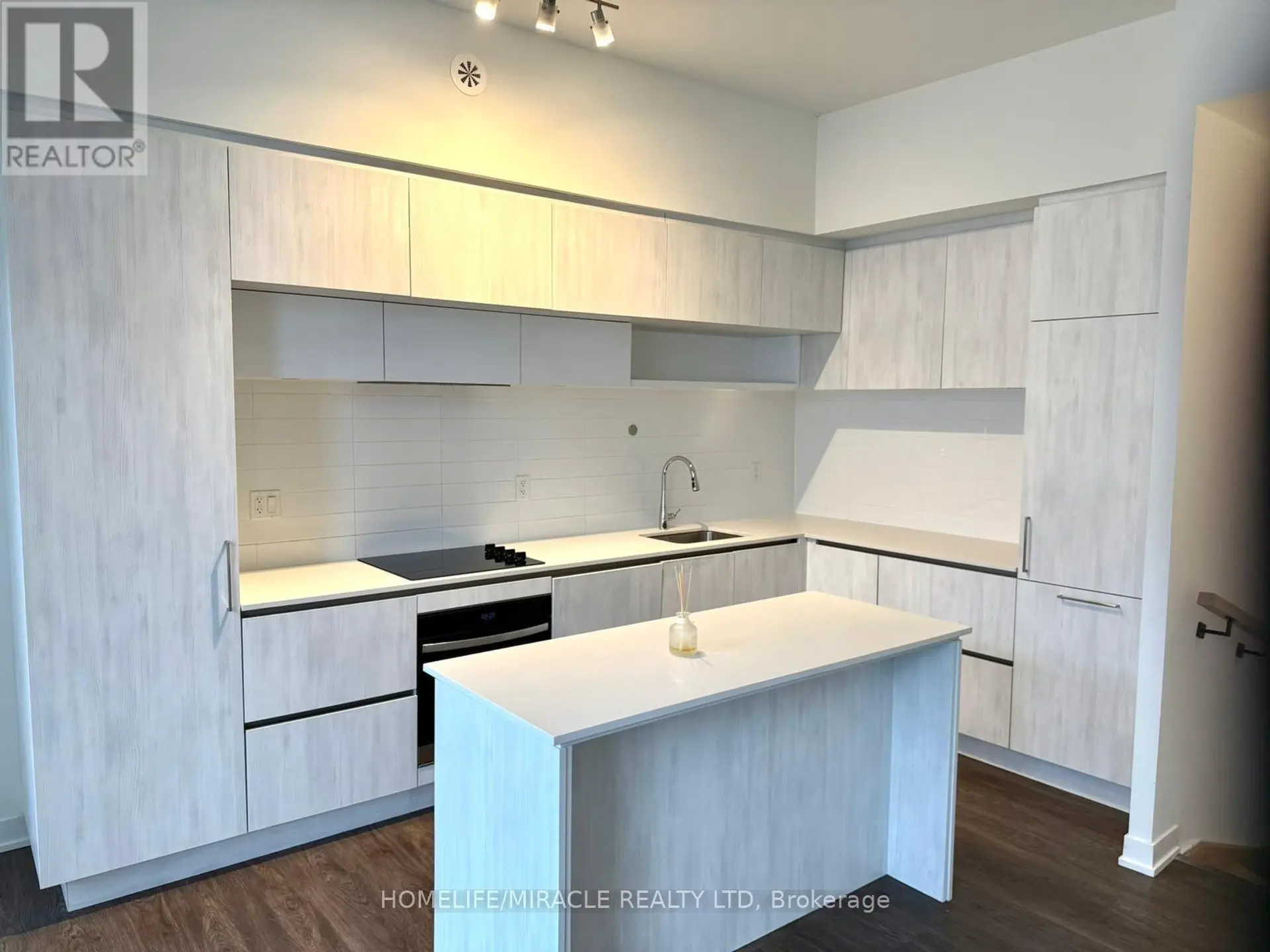 #924 2 STECKLEY HOUSE LANE - Image 4