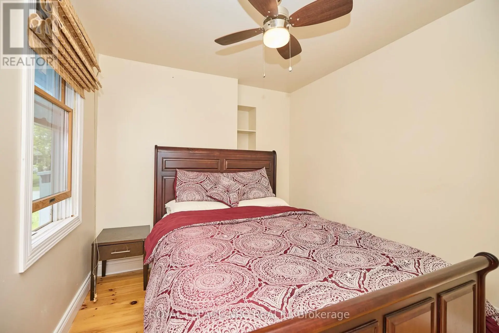 11851 LAKESHORE ROAD - Image 14