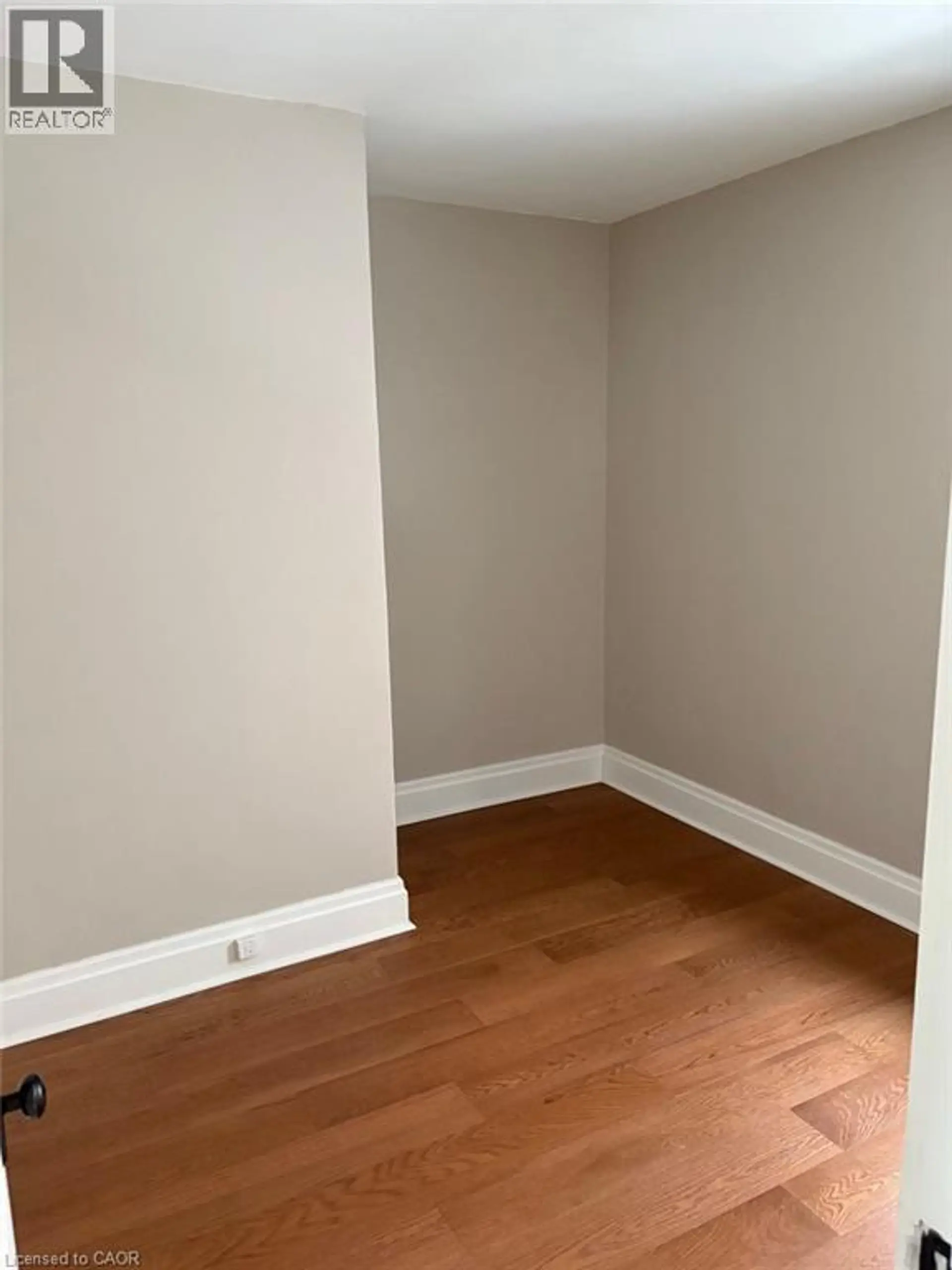 30 EASTCHESTER AVENUE - Image 12