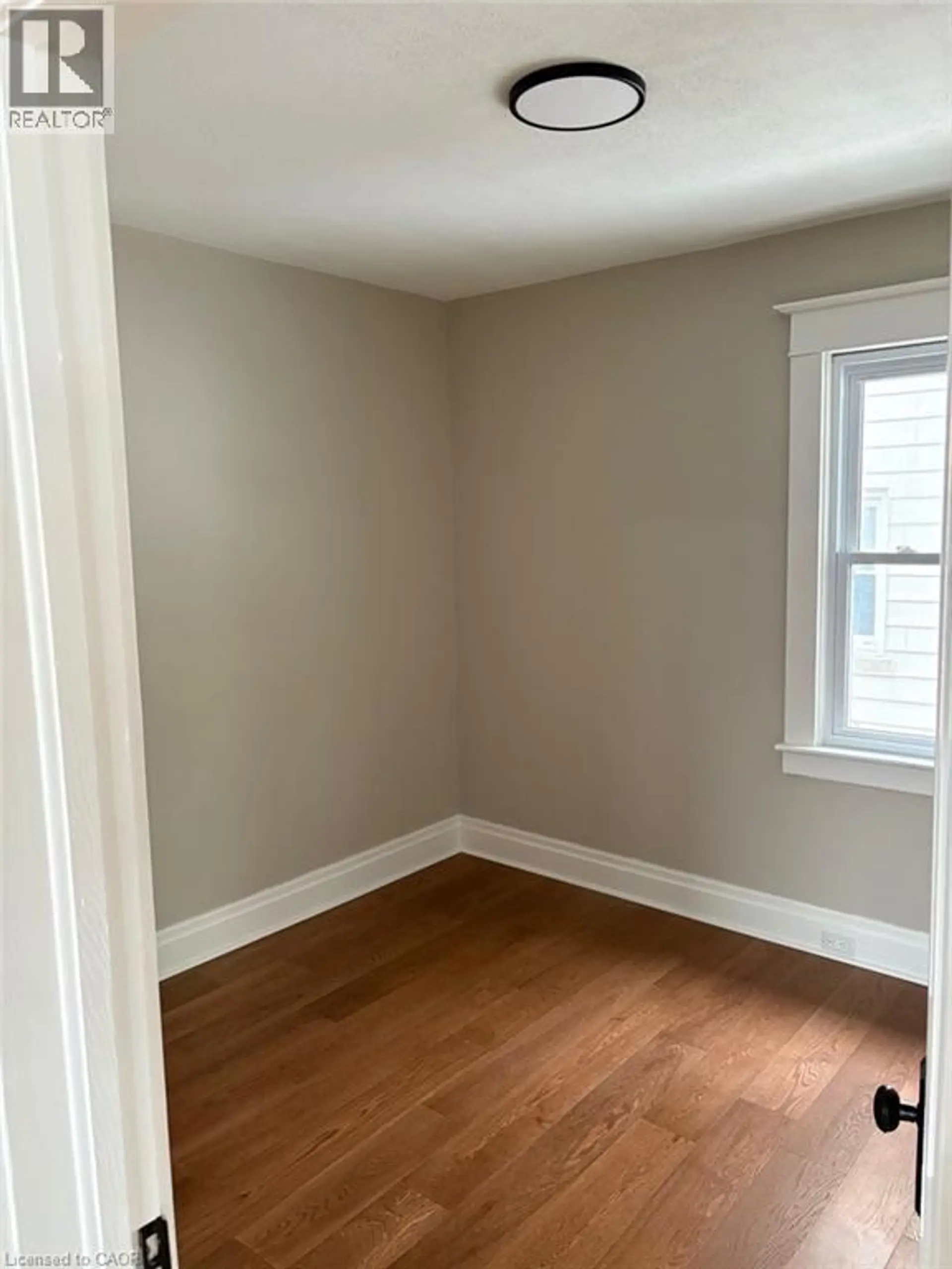 30 EASTCHESTER AVENUE - Image 7