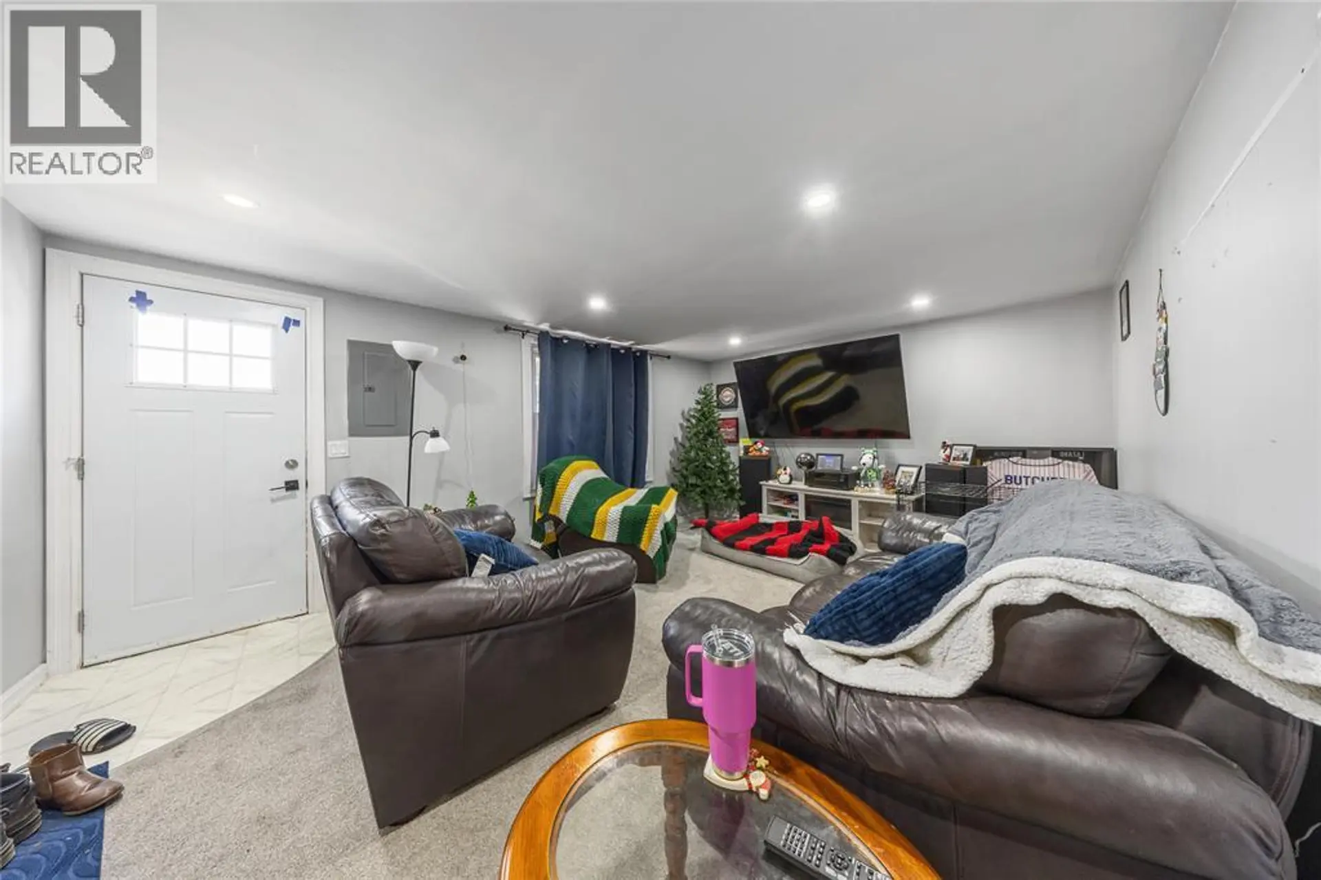 2 DANIELS PLACE - Image 4