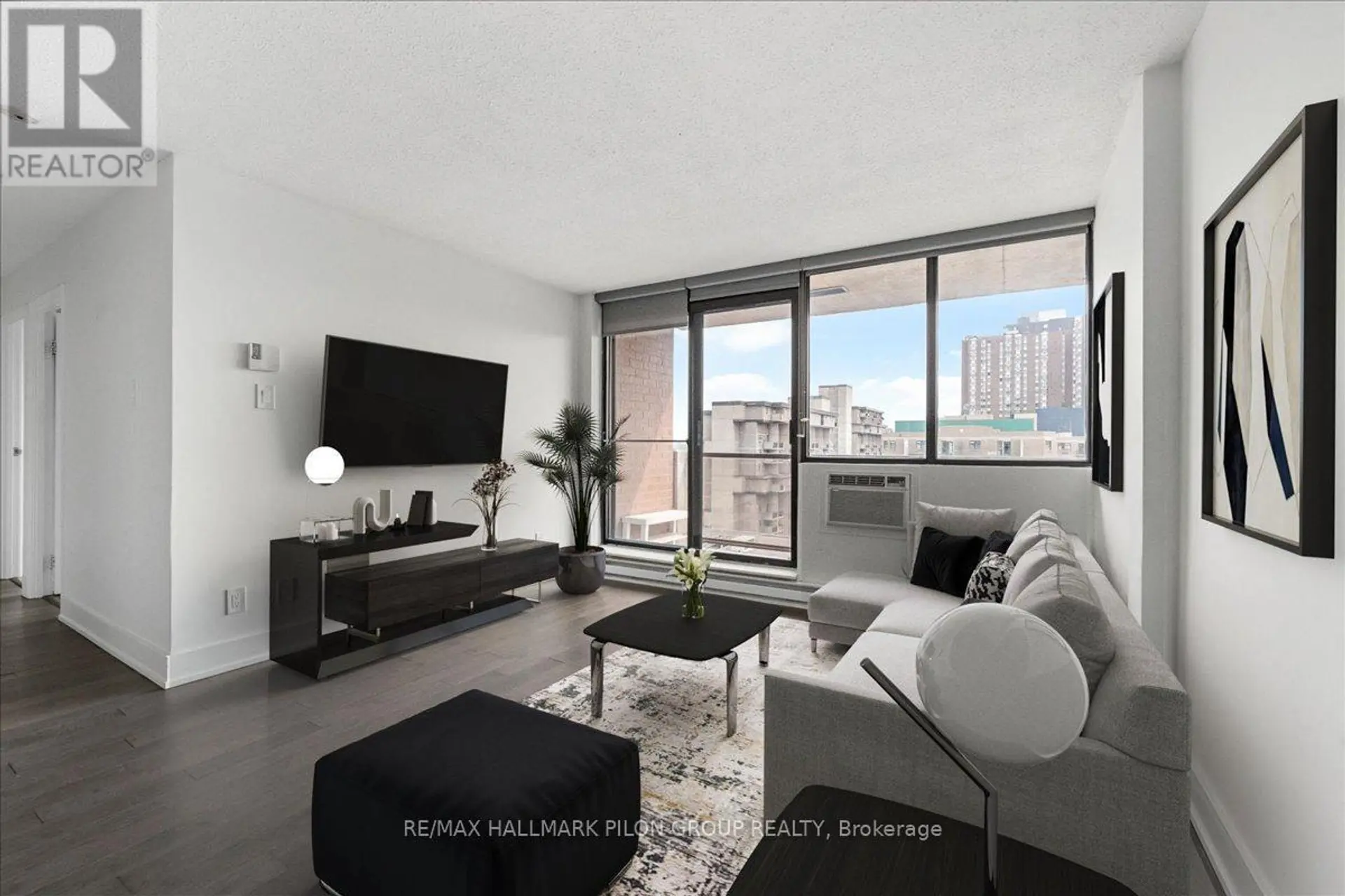 #902 154 NELSON STREET - Image 8