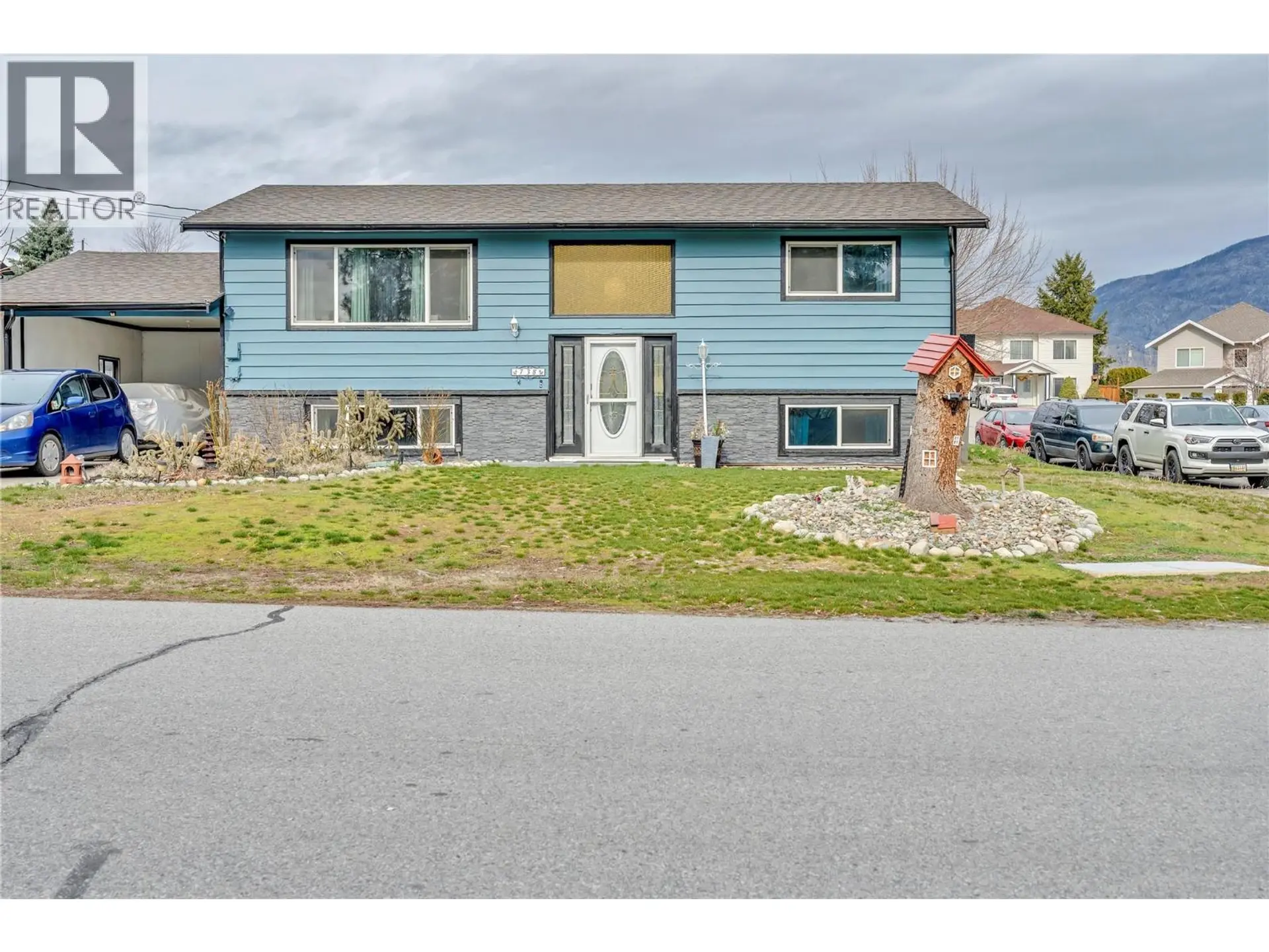 Property at 738 KETTLE Avenue, Oliver, BC