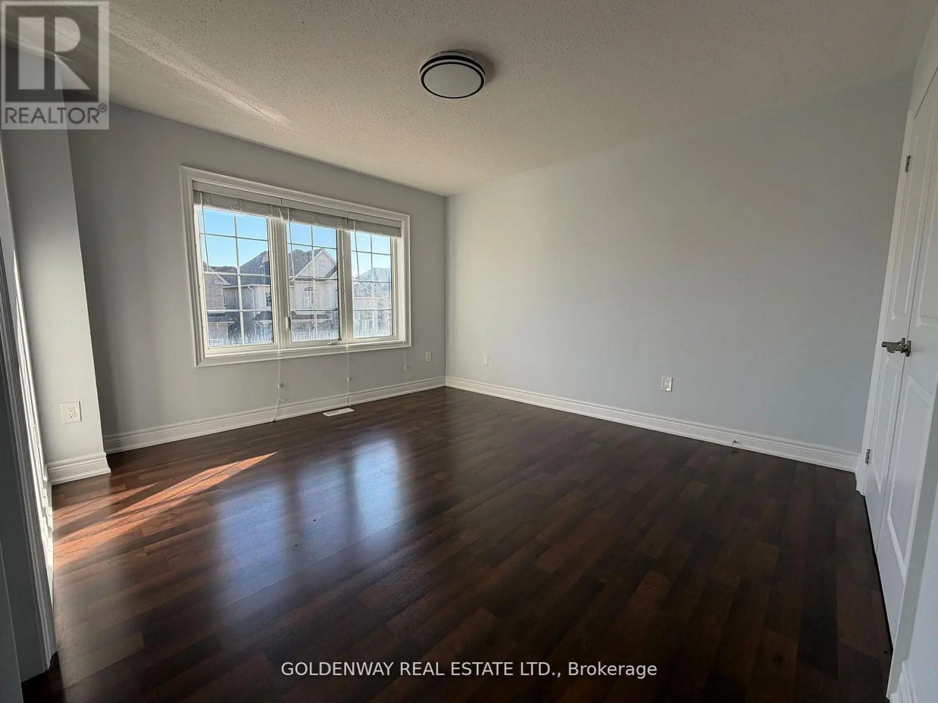 16 JERICHO AVENUE - Image 11